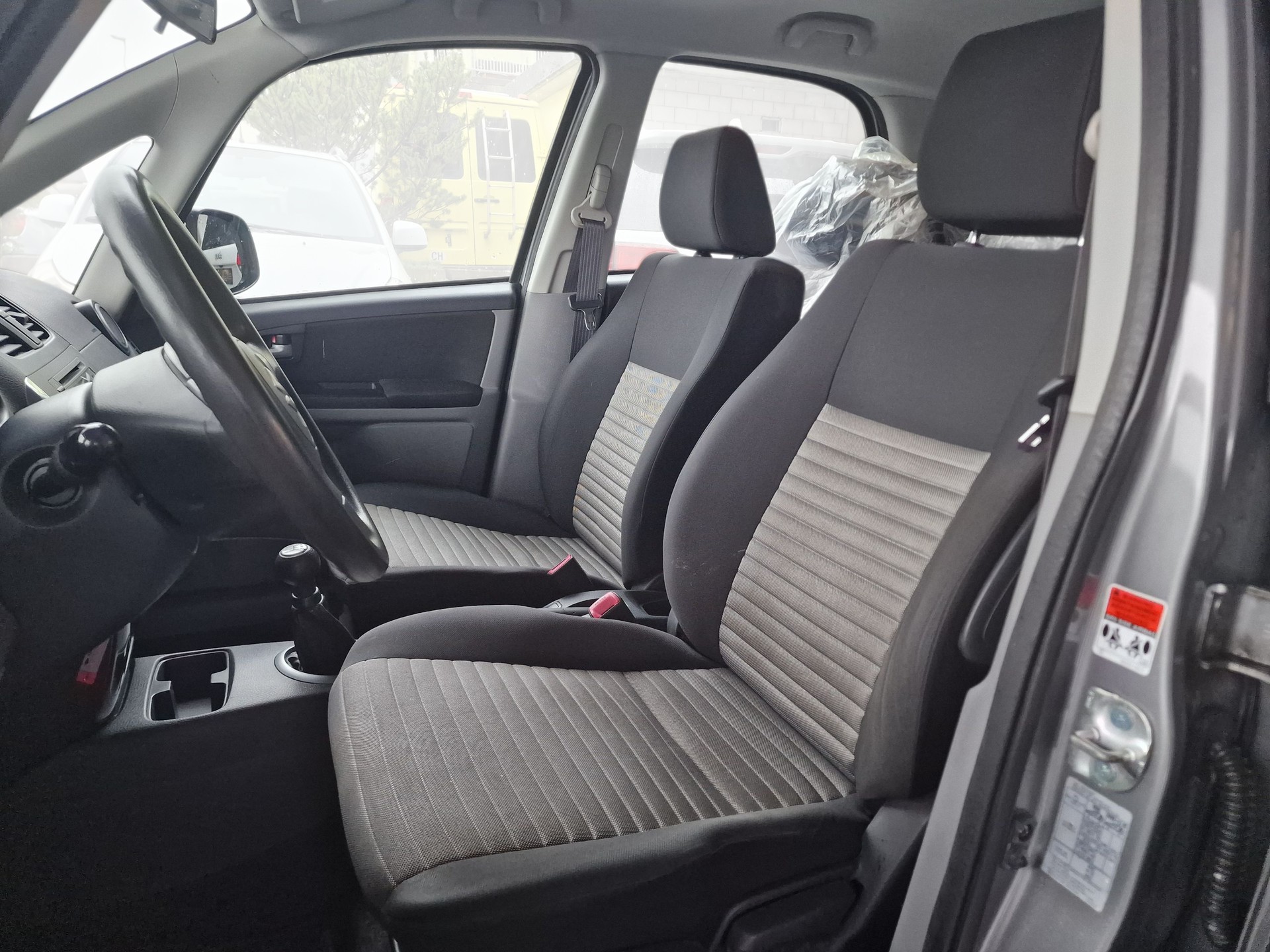 SUZUKI SX4 1.6 16V GL Top 4WD 12Mt Gara 8xRad MFK Neu-image-9