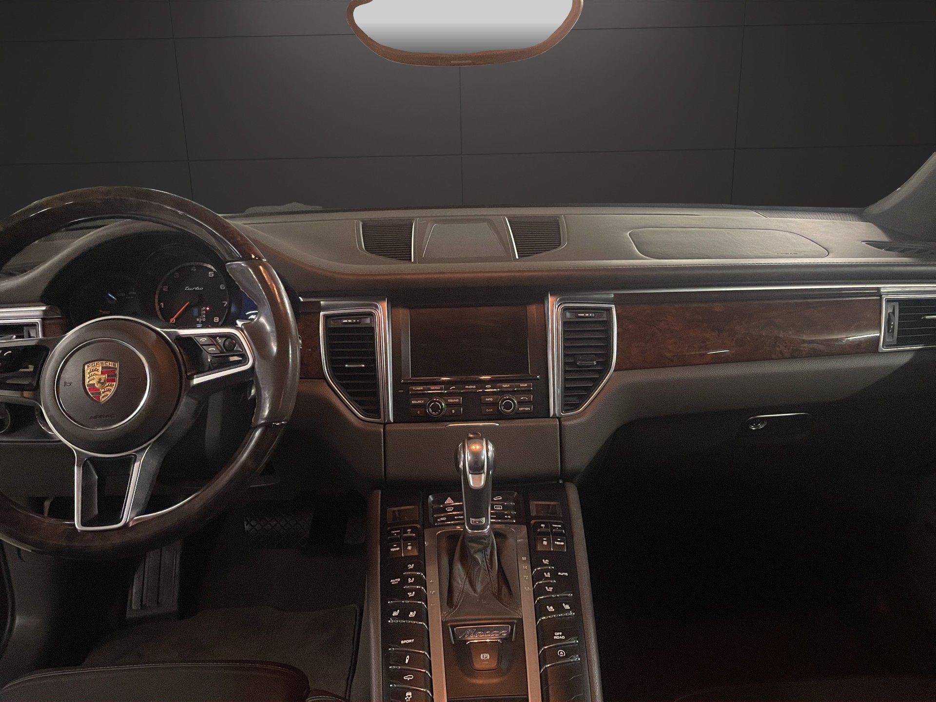 PORSCHE Macan Turbo PDK-image-9