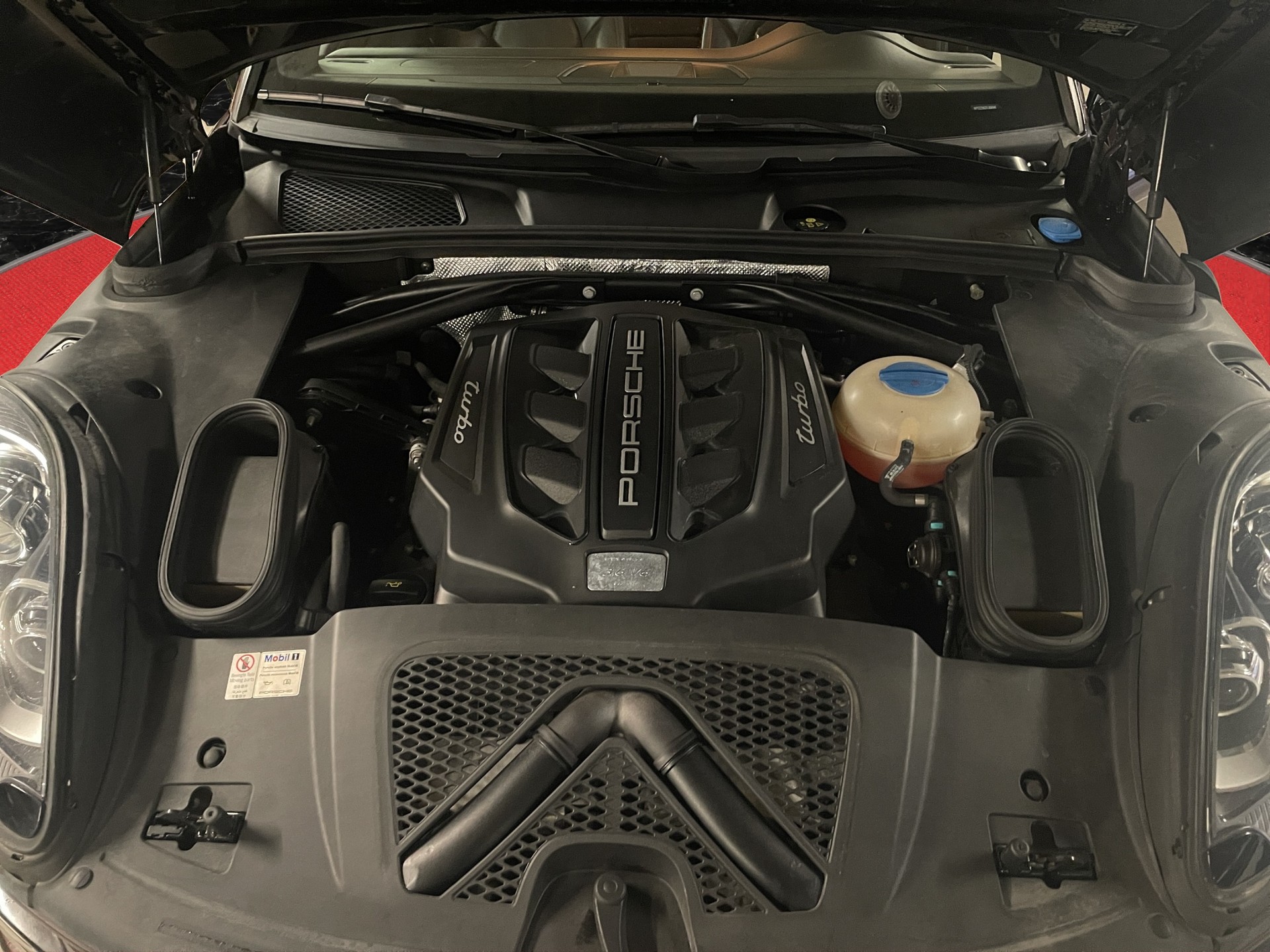 PORSCHE Macan Turbo PDK-image-13