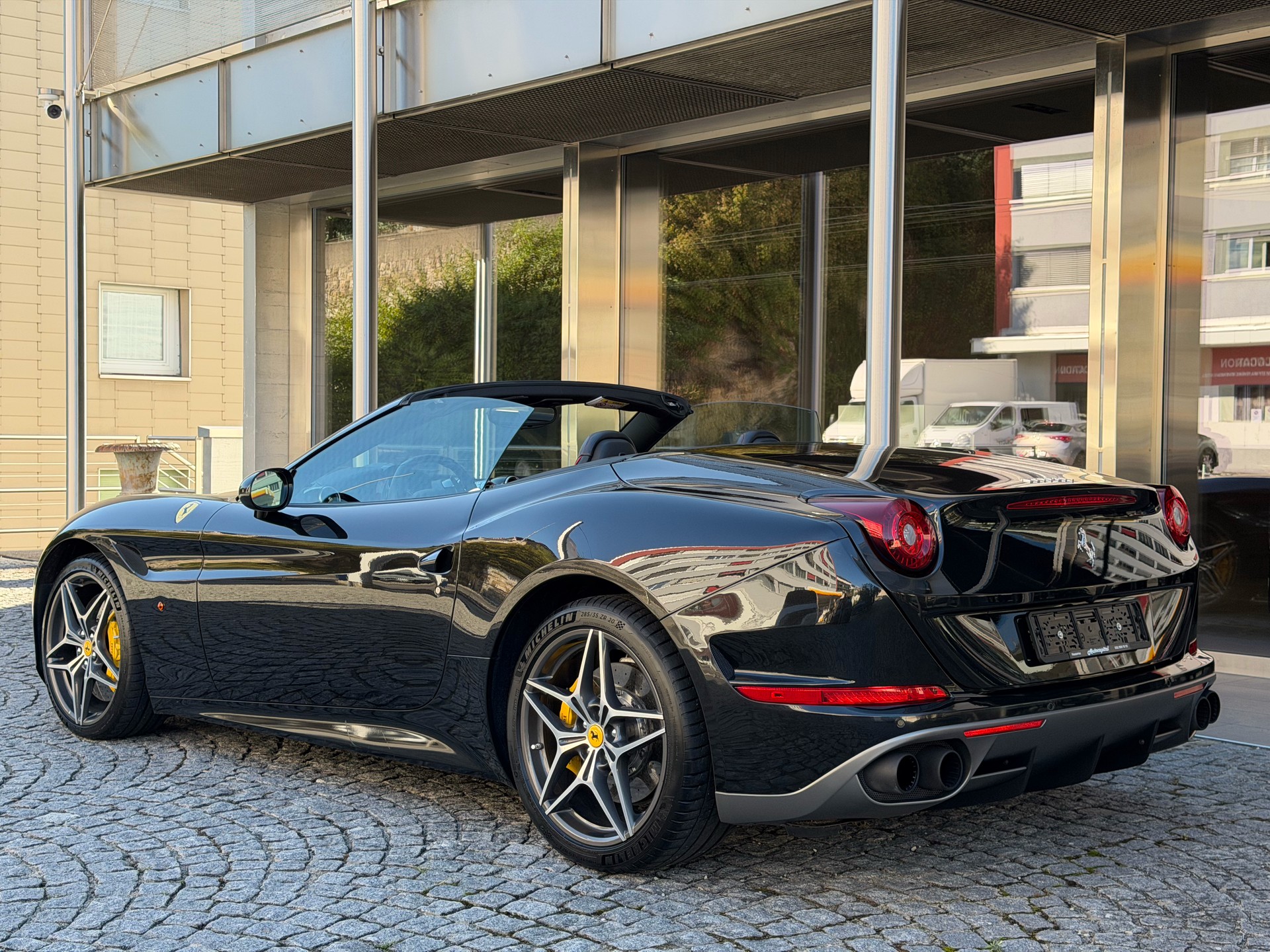 FERRARI California 3.9 V8 T-image-2