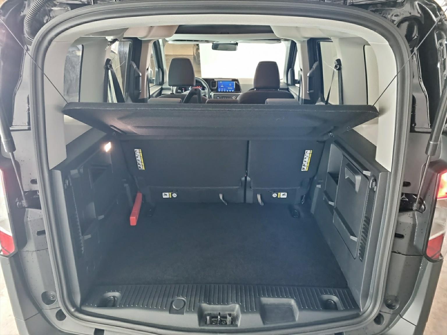 FORD TOURNEO COURIERier 1.0 EcoBoost Titanium Automat-image-13