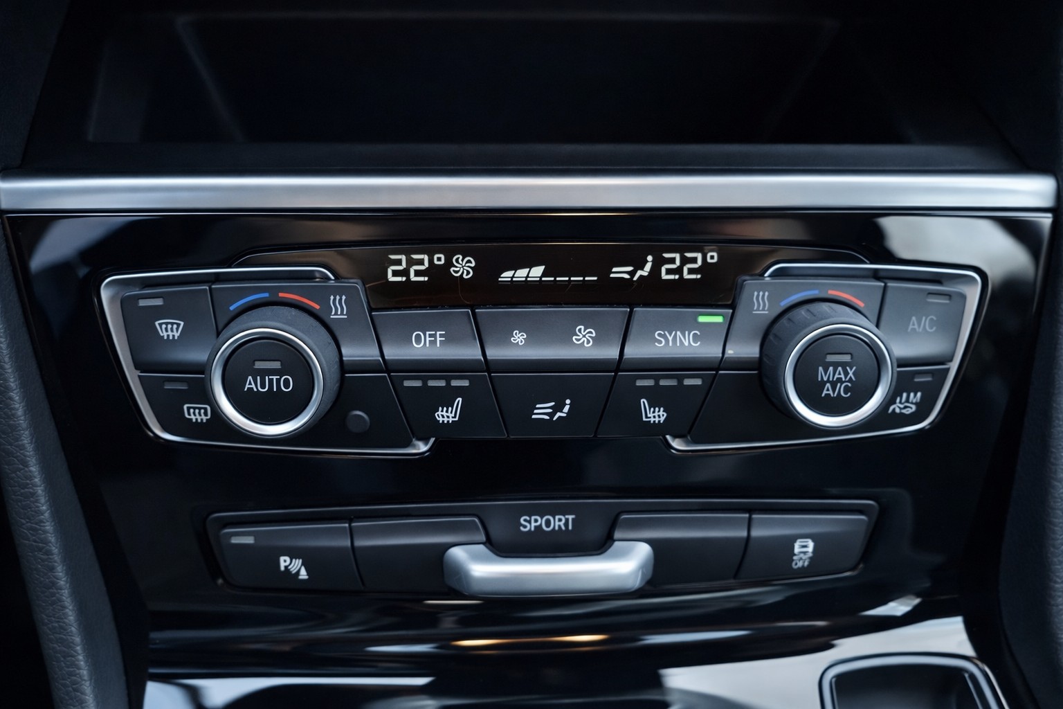 BMW 216d Gran Tourer-image-12