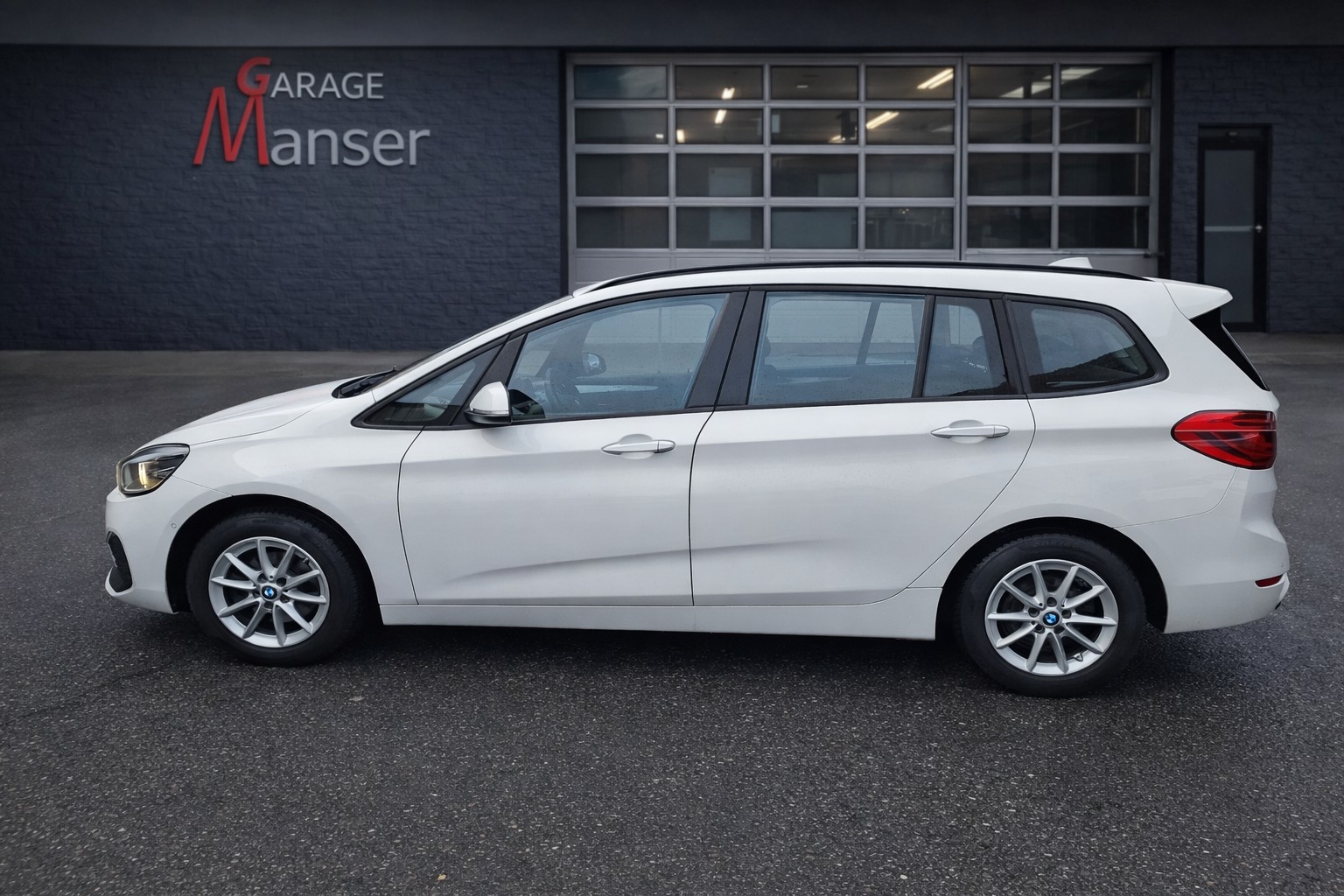 BMW 216d Gran Tourer-image-1