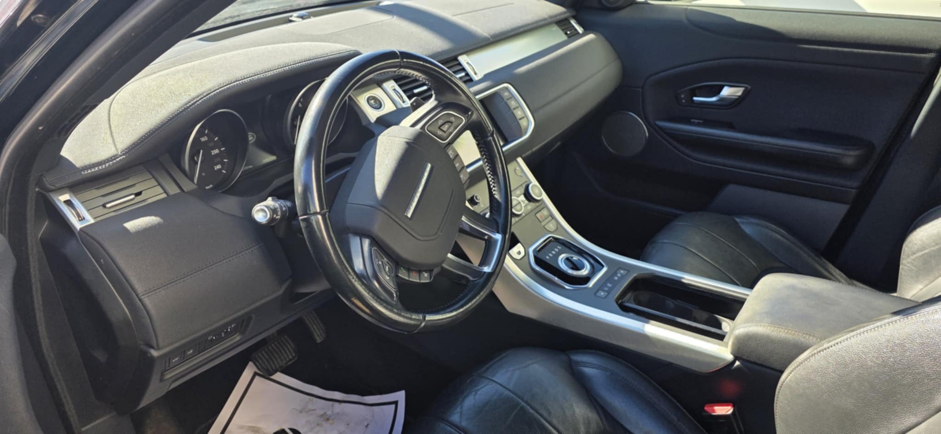 LAND ROVER Range Rover Evoque 2.0 TD4 SE Dynamic AT9-image-10