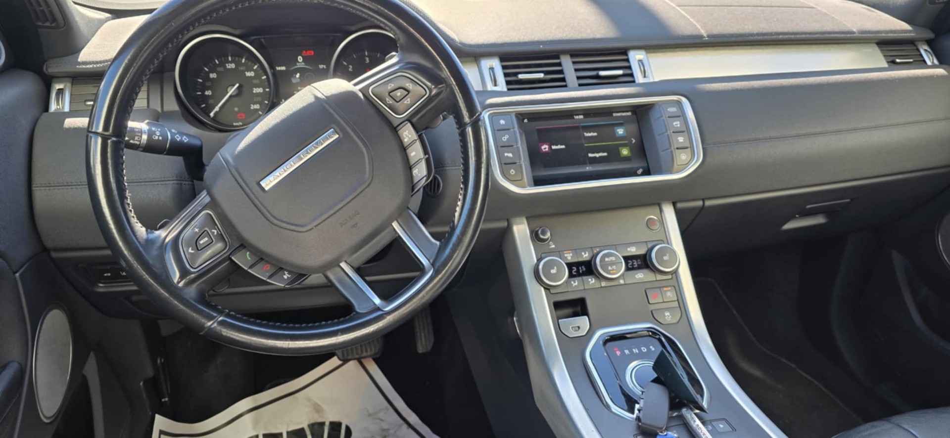 LAND ROVER Range Rover Evoque 2.0 TD4 SE Dynamic AT9-image-13