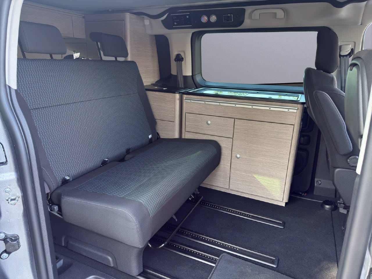 CITROEN Spacetourer M 2.0 BlueHDi 180 CAMPSTER-image-9