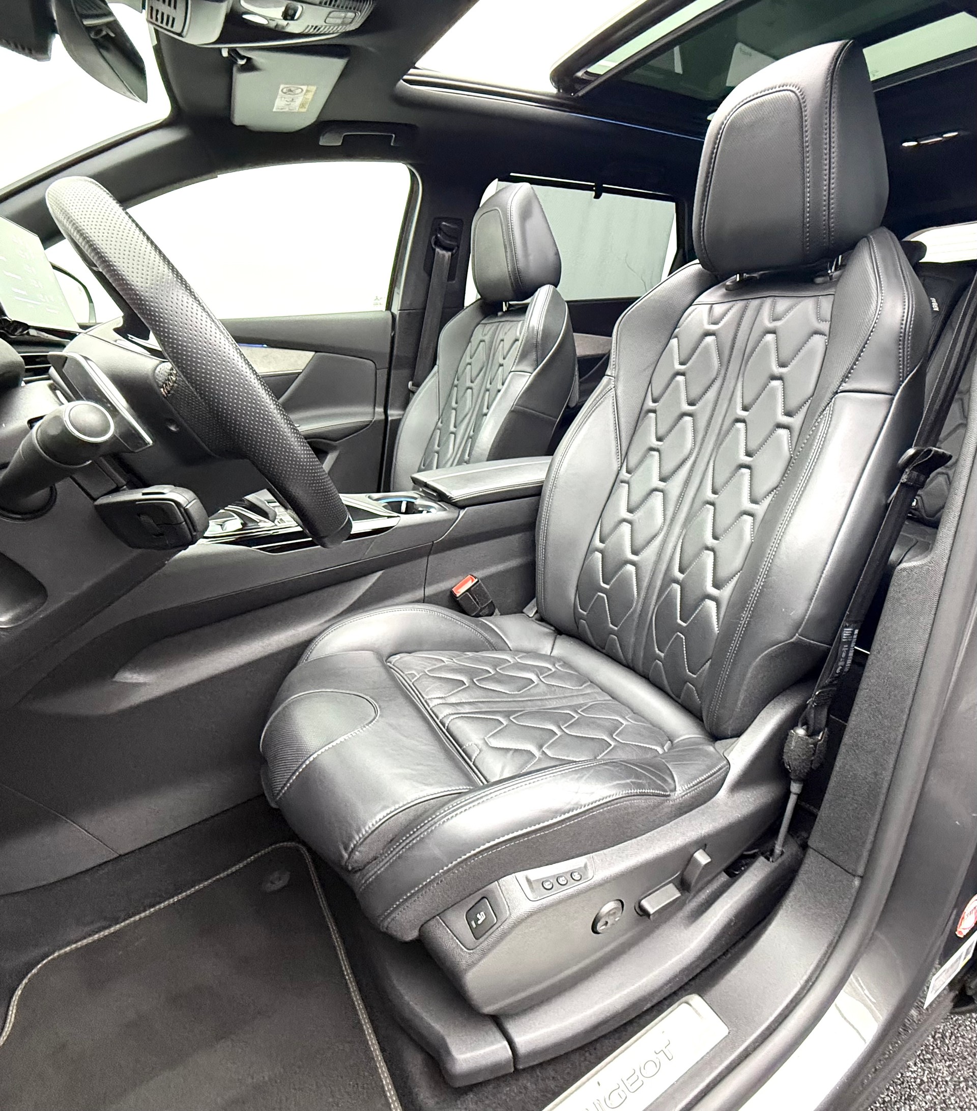 PEUGEOT 5008 1.2 Pure Tech GT EAT8 7-Plätzer-image-13