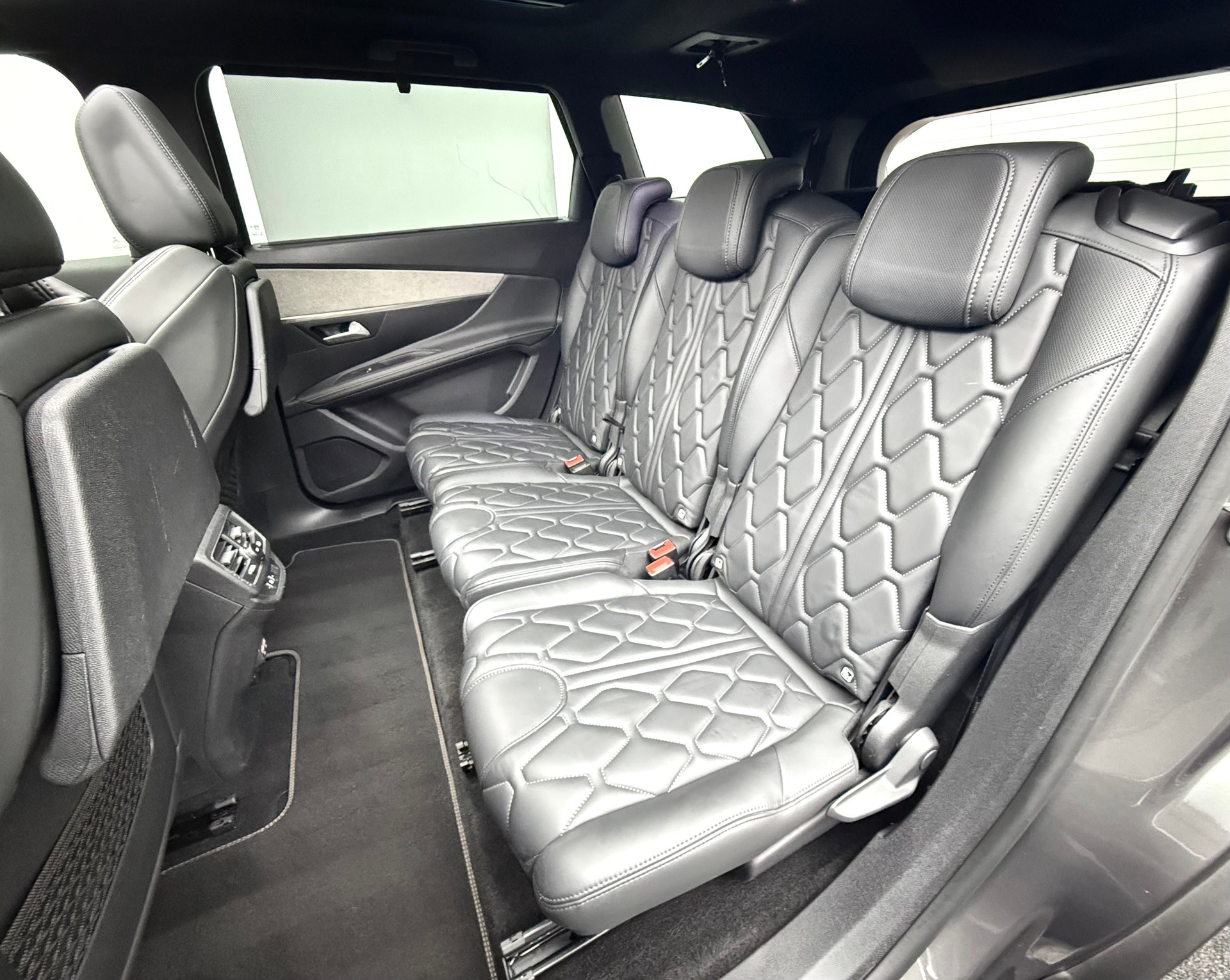 PEUGEOT 5008 1.2 Pure Tech GT EAT8 7-Plätzer-image-15