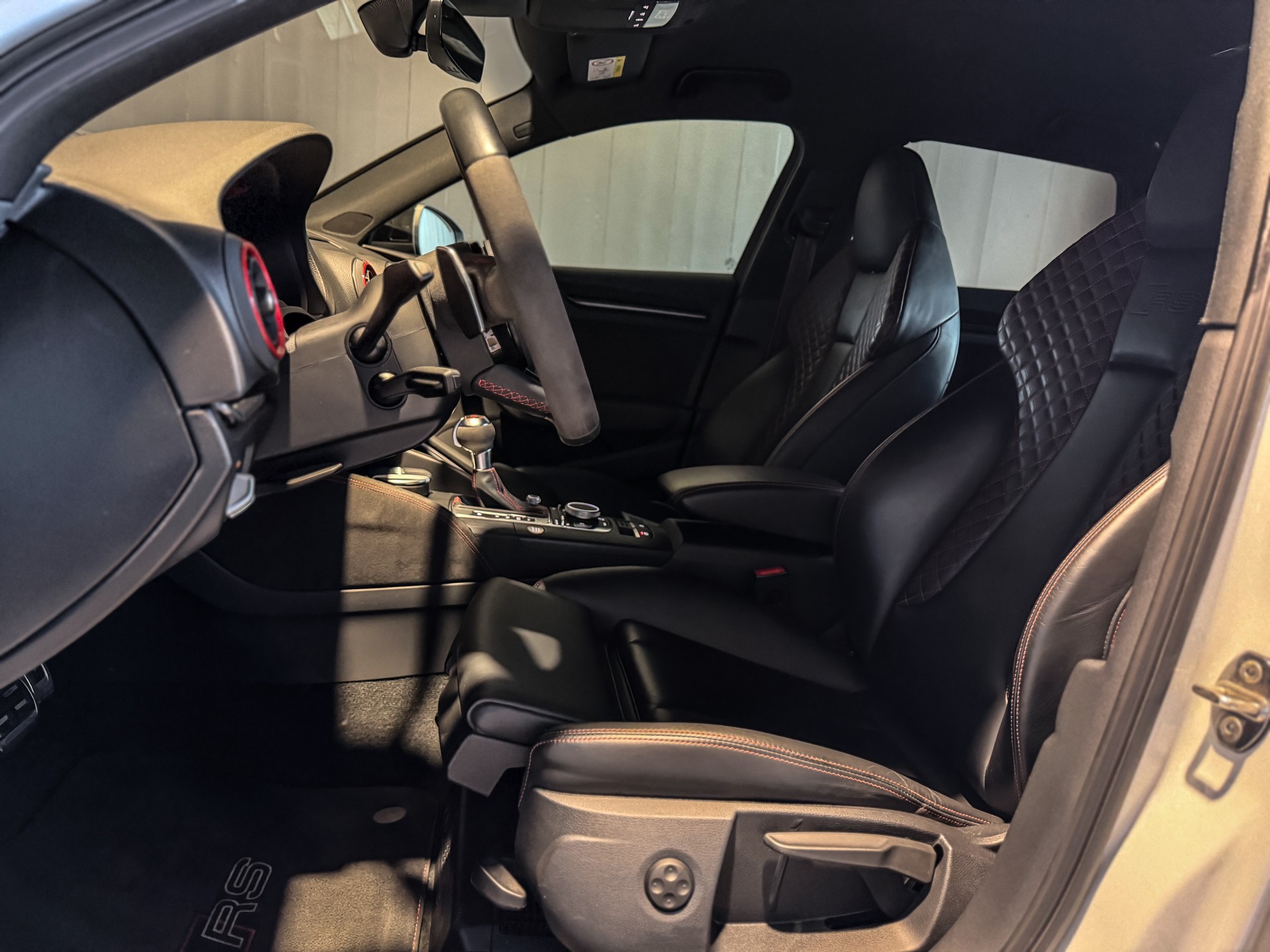 AUDI RS3 Sportback 2.5 TSI quattro S-tronic-image-13