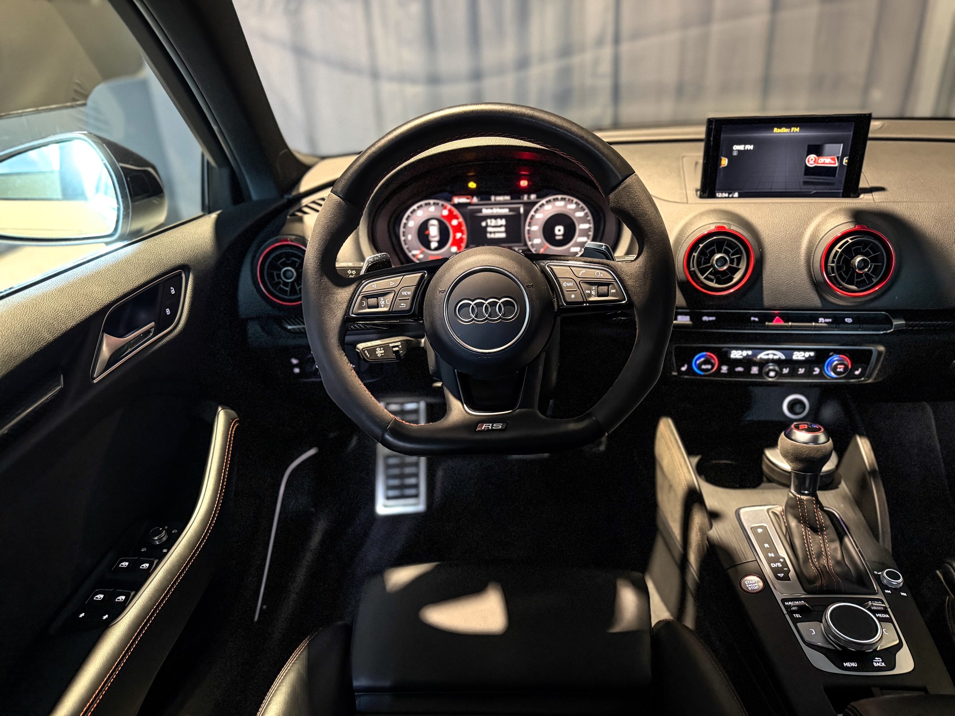 AUDI RS3 Sportback 2.5 TSI quattro S-tronic-image-10