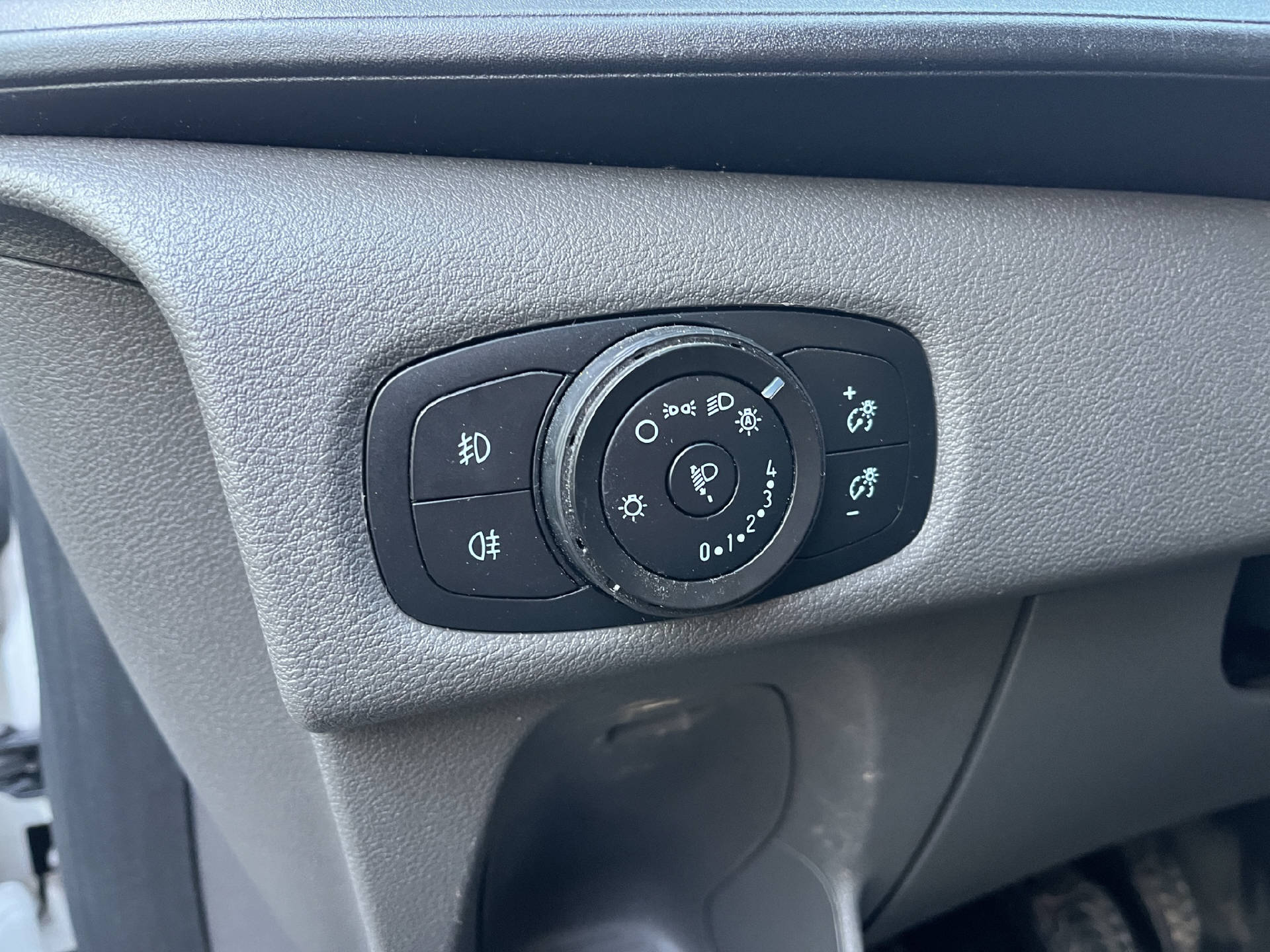 FORD Transit Custom Van 300 L1 2.0 TDCi 130 Trend-image-27