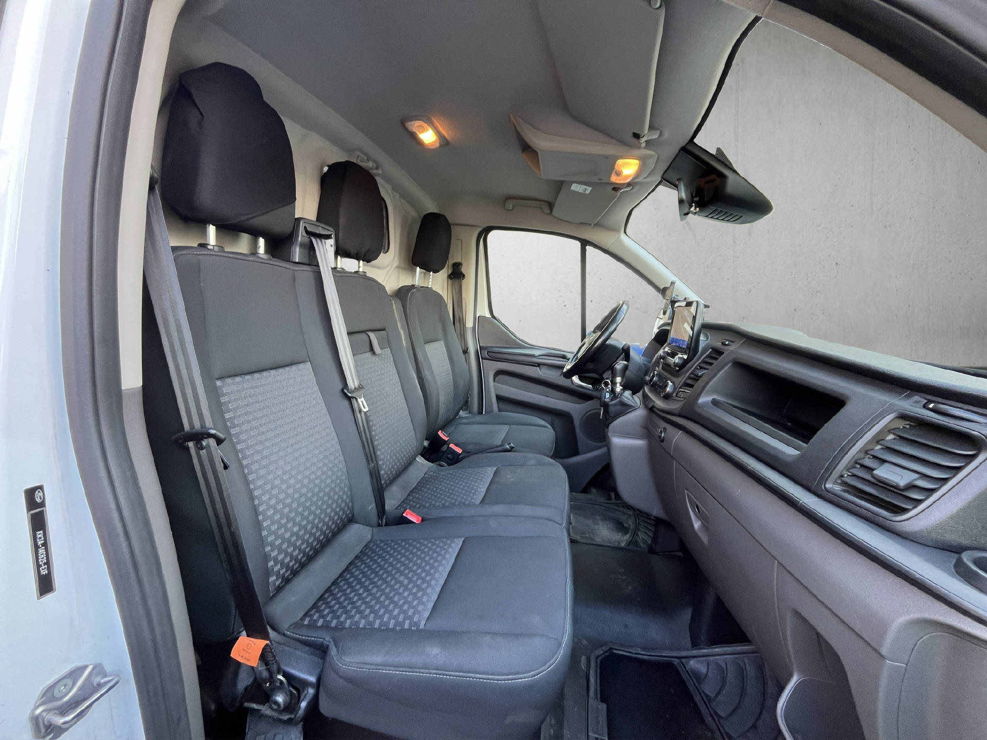 FORD Transit Custom Van 300 L1 2.0 TDCi 130 Trend-image-17