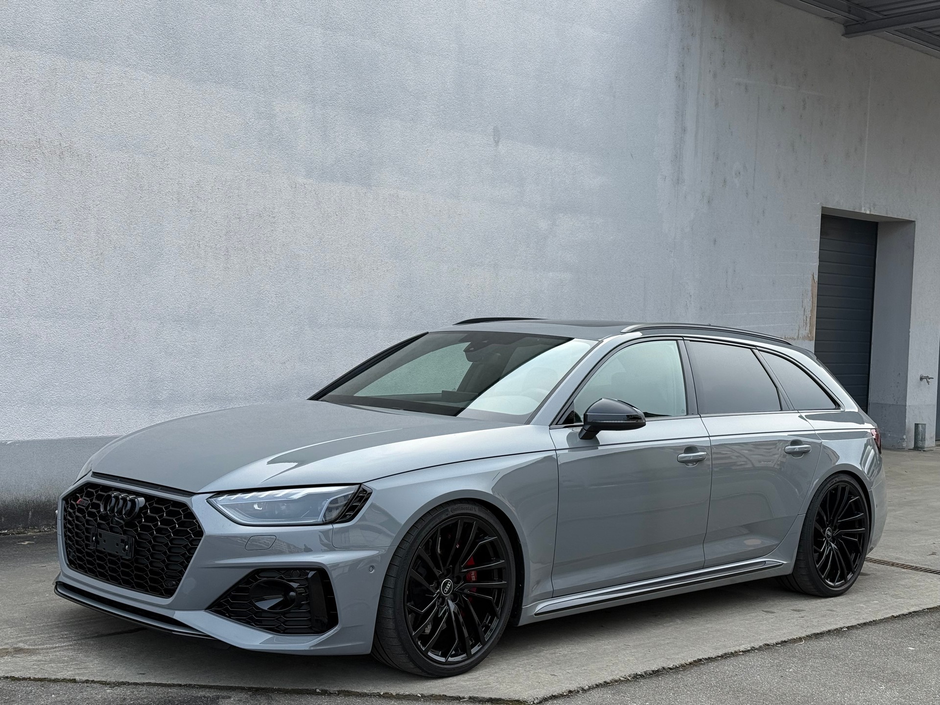 AUDI RS4 Avant quattro tiptronic