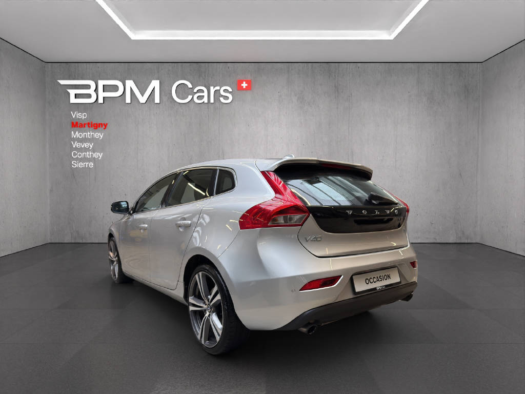 VOLVO V40 2.0 T5 Summum S/S-image-5