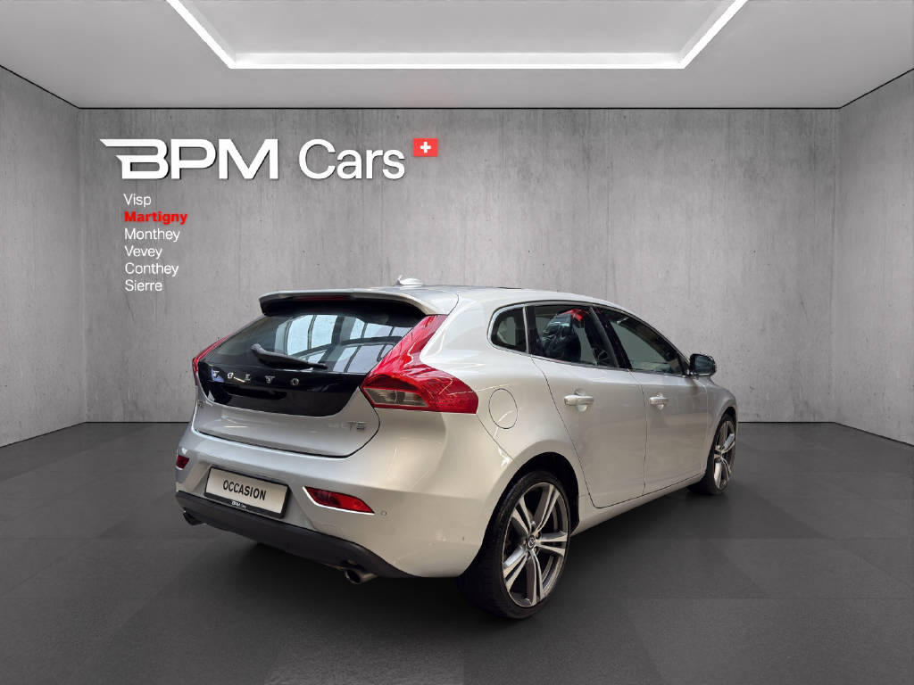 VOLVO V40 2.0 T5 Summum S/S-showroom-element-3