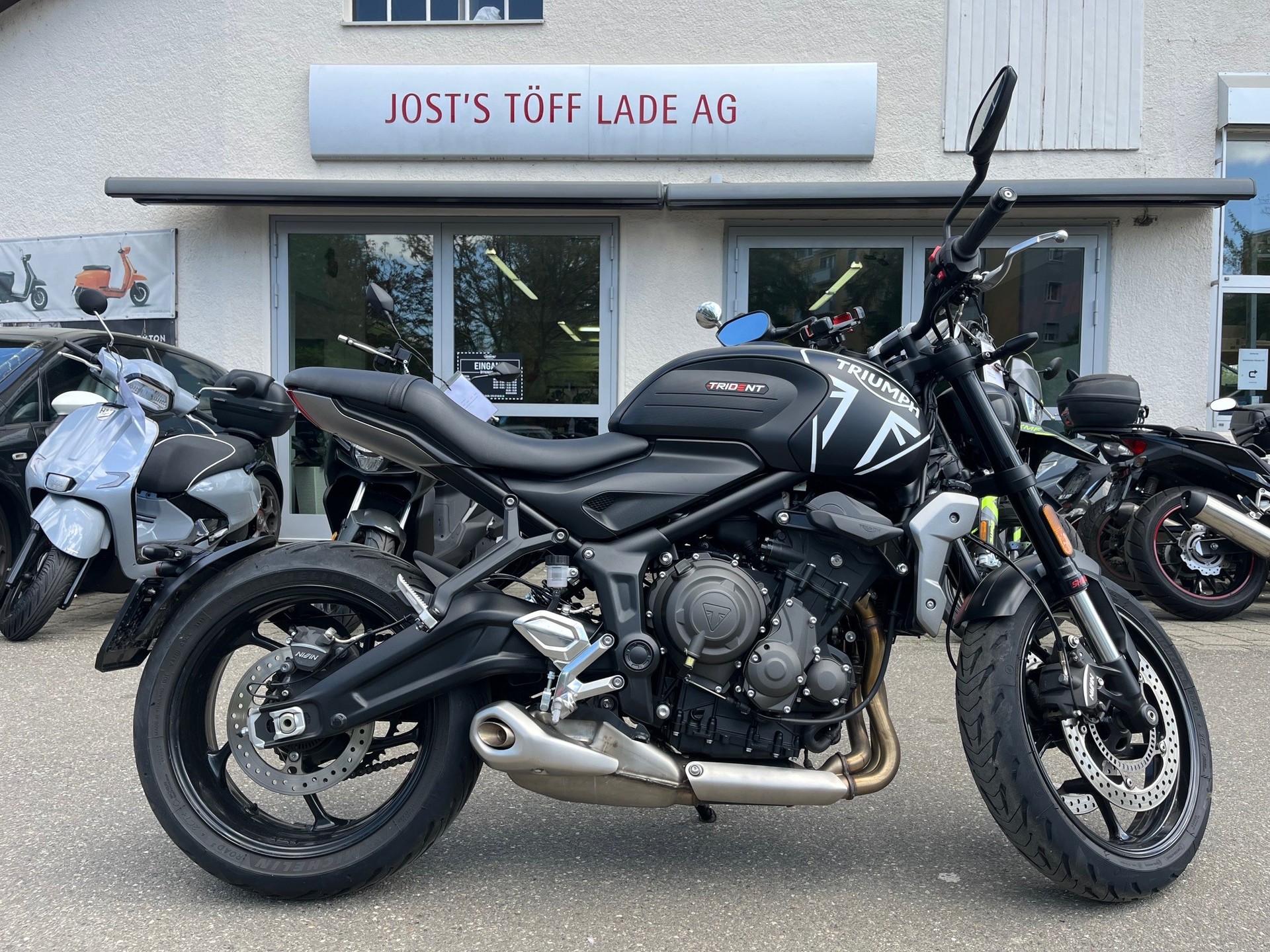 TRIUMPH Trident 660 - GRATIS LIEFERUNG*-image-1