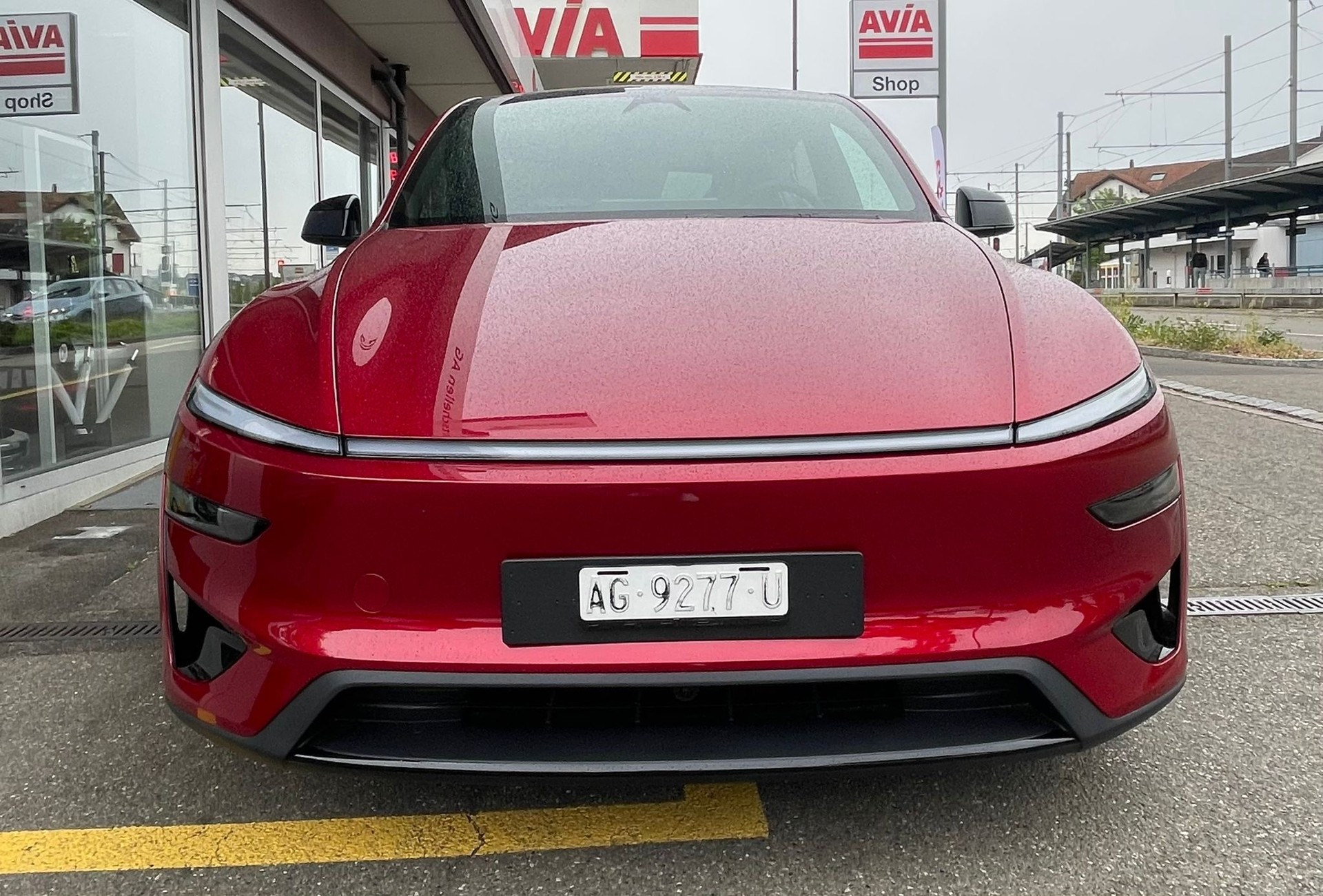 TESLA Facelift Model Y Performance 4WD 626PS, 580km WLTP Ultra Red mit AHK 11.8% Rabatt-image-3