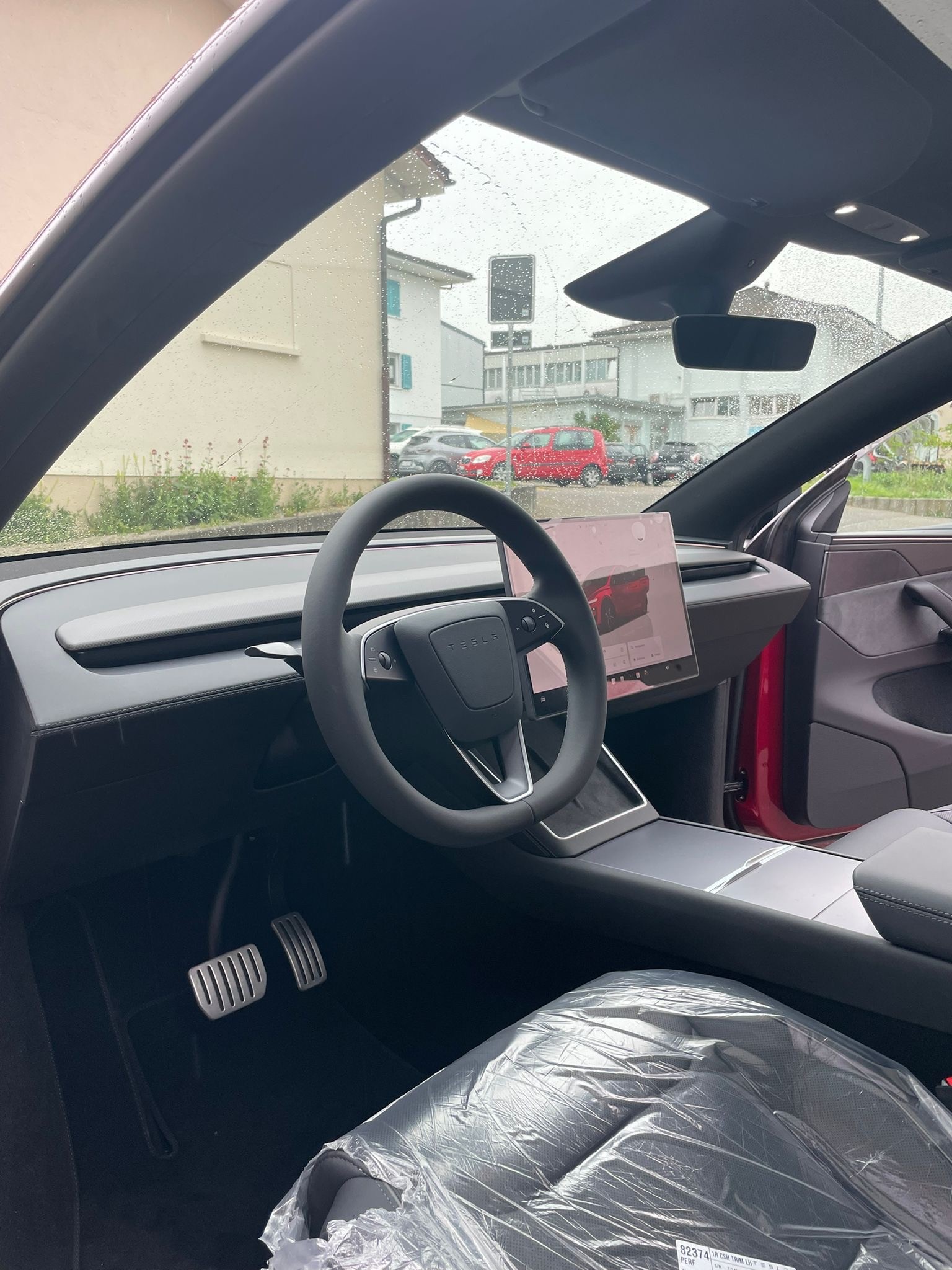 TESLA Facelift Model Y Performance 4WD 626PS, 580km WLTP Ultra Red mit AHK 11.8% Rabatt-image-11