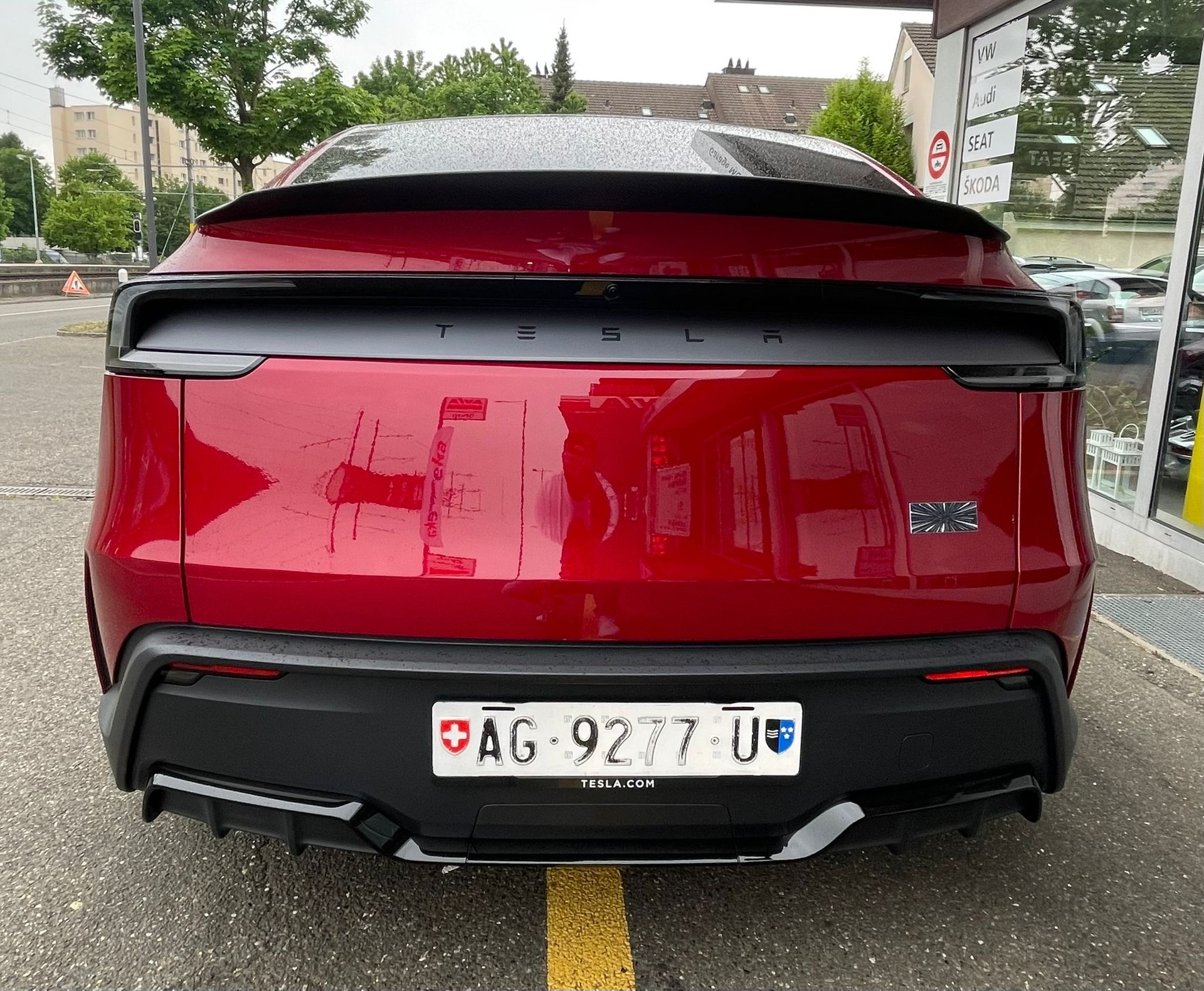 TESLA Facelift Model Y Performance 4WD 626PS, 580km WLTP Ultra Red mit AHK 11.8% Rabatt-image-4