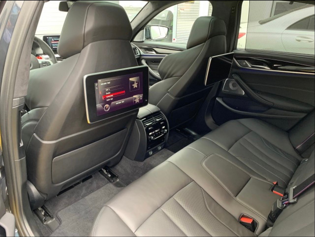 BMW M5 xDrive F90-image-14