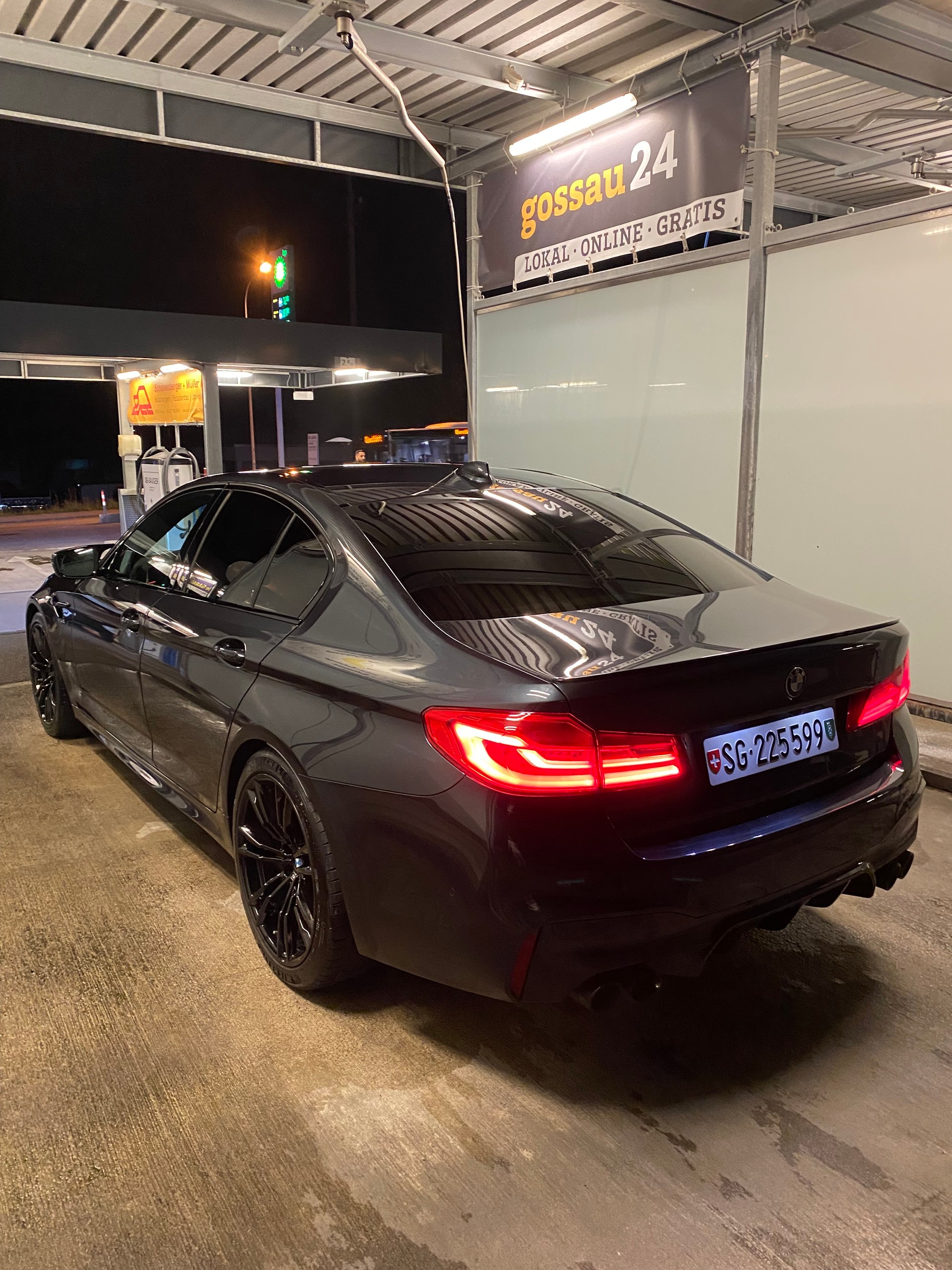 BMW M5 xDrive F90-image-5