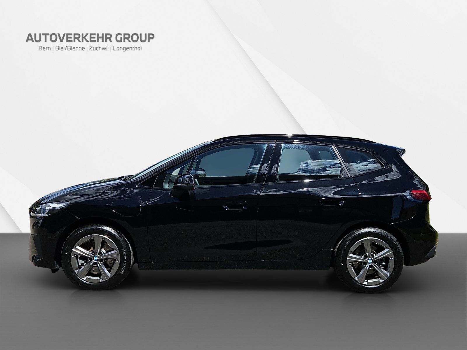 BMW 230e xDrive Active Tourer-showroom-element-2