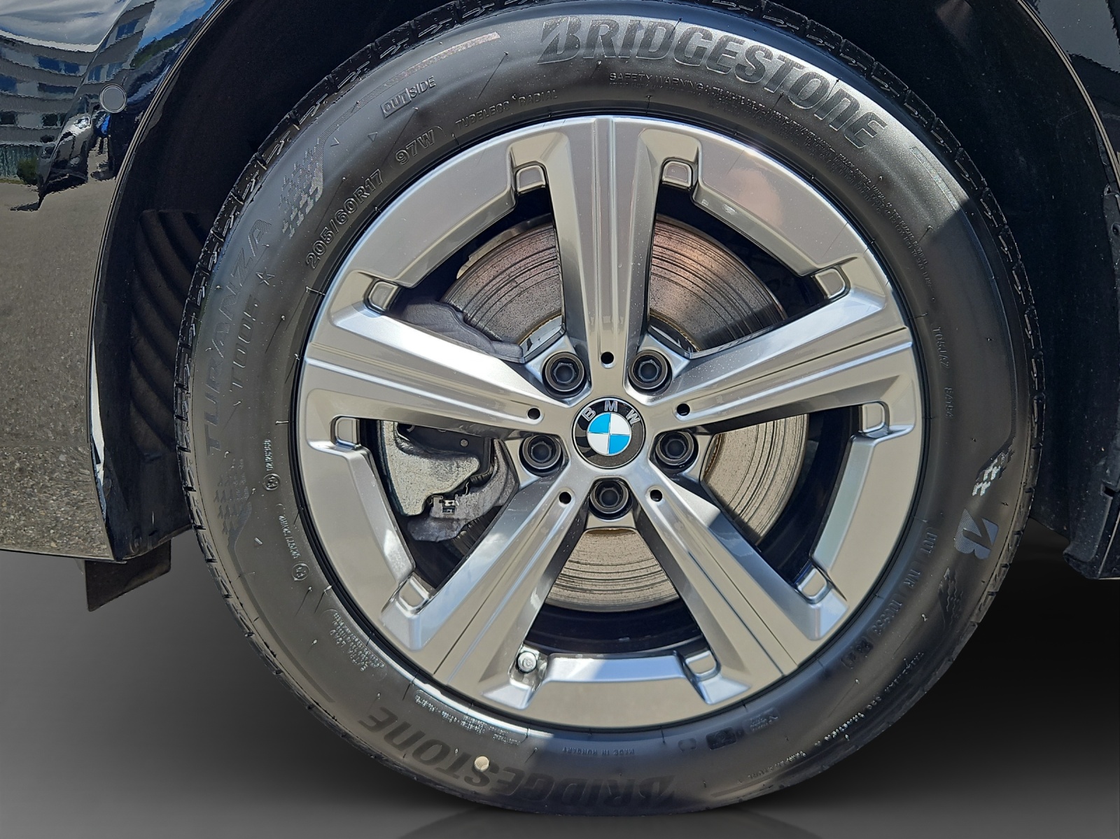 BMW 230e xDrive Active Tourer-image-8