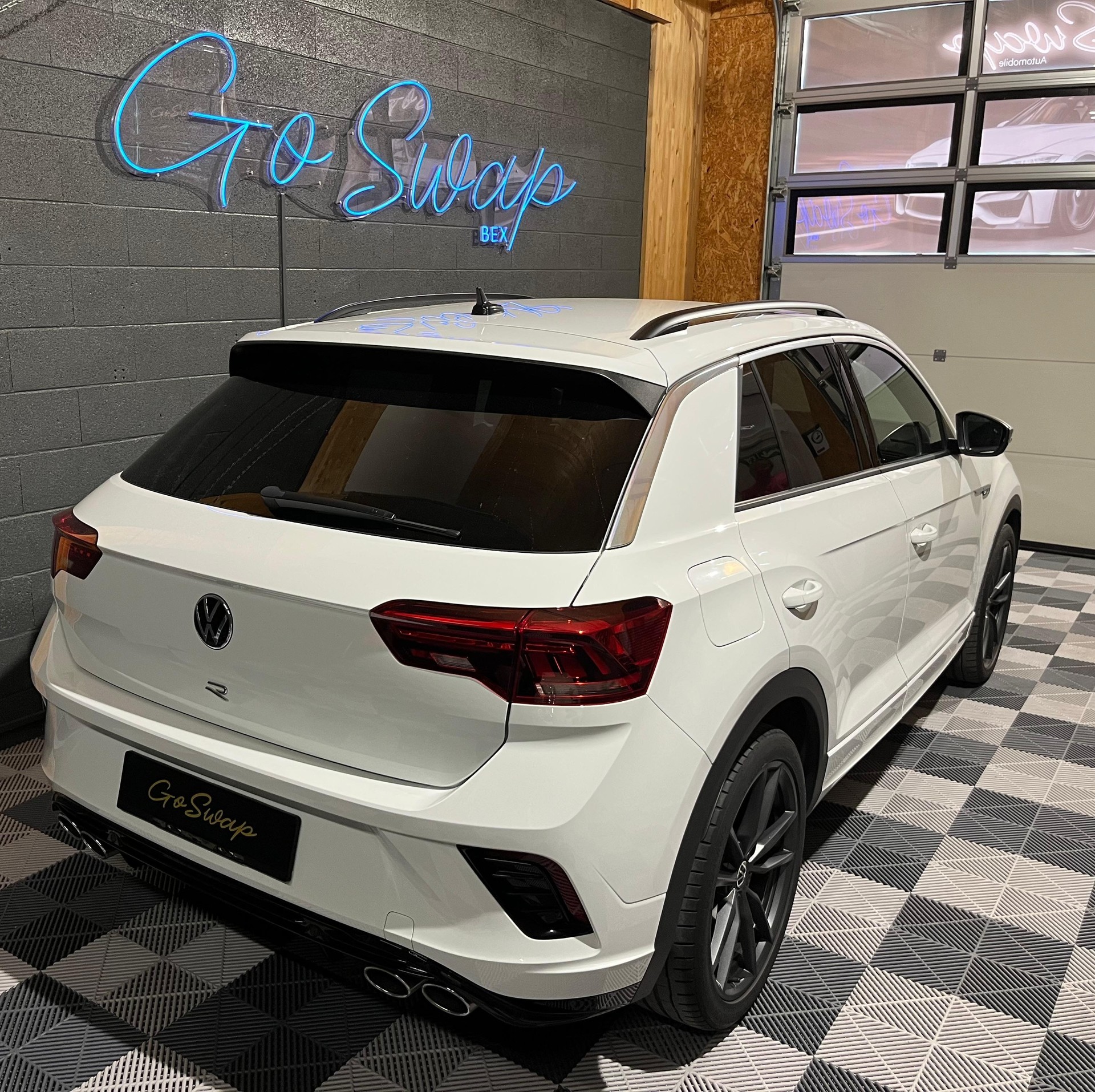 VW T-Roc 2.0 TSI R DSG 4Motion-showroom-element-3