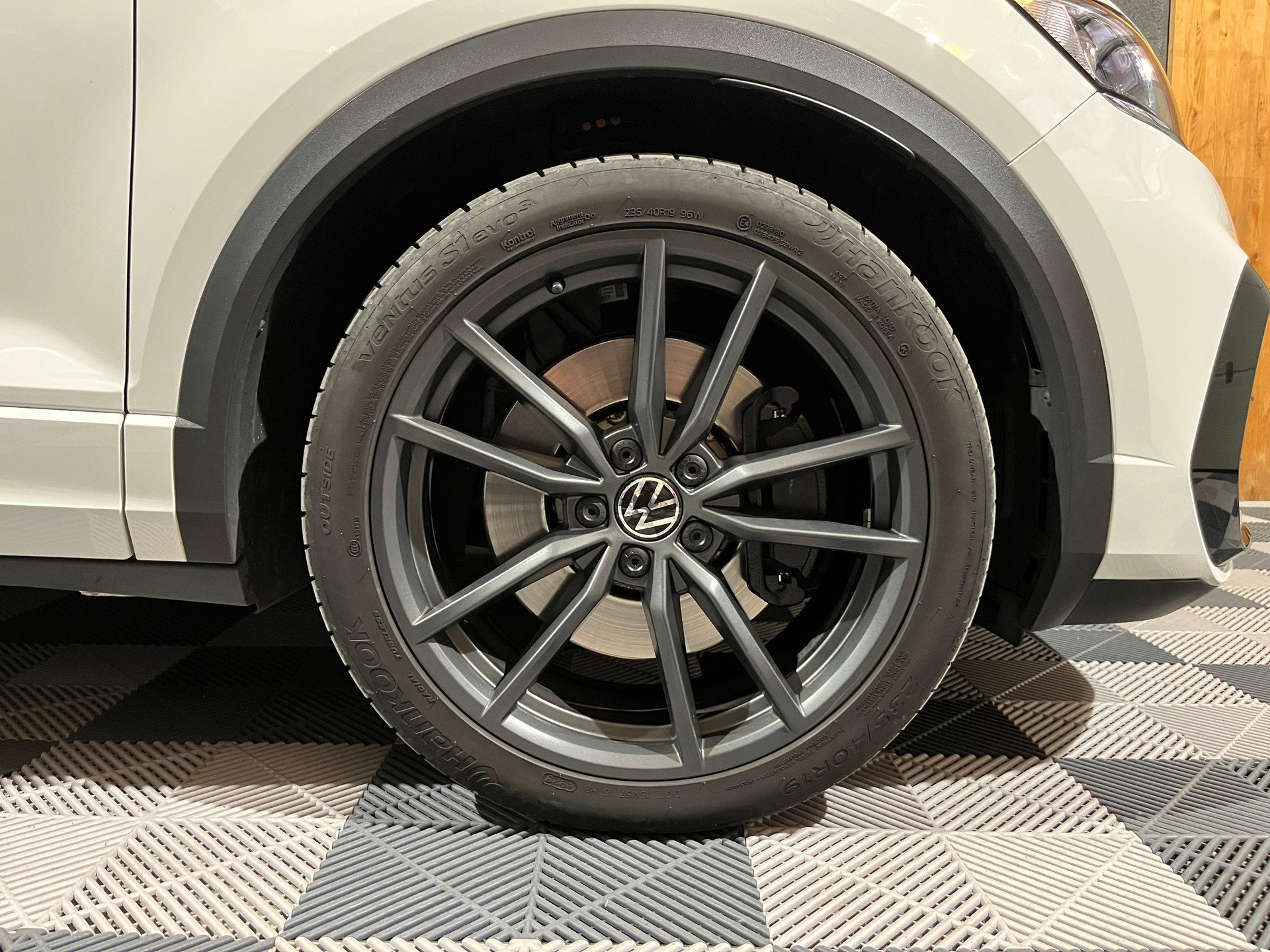 VW T-Roc 2.0 TSI R DSG 4Motion-image-8