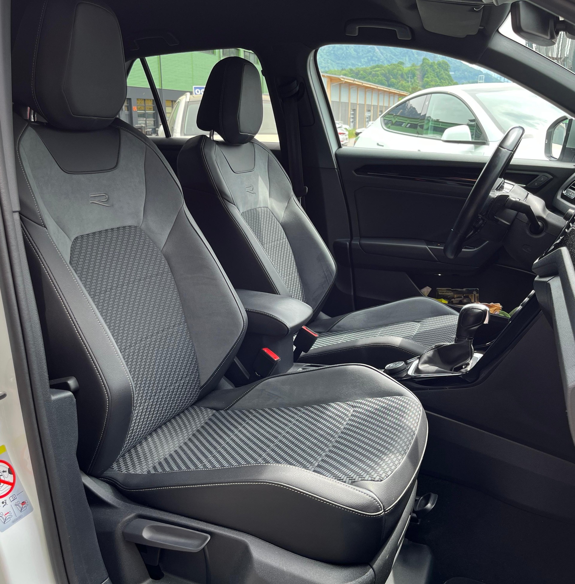 VW T-Roc 2.0 TSI R DSG 4Motion-image-19