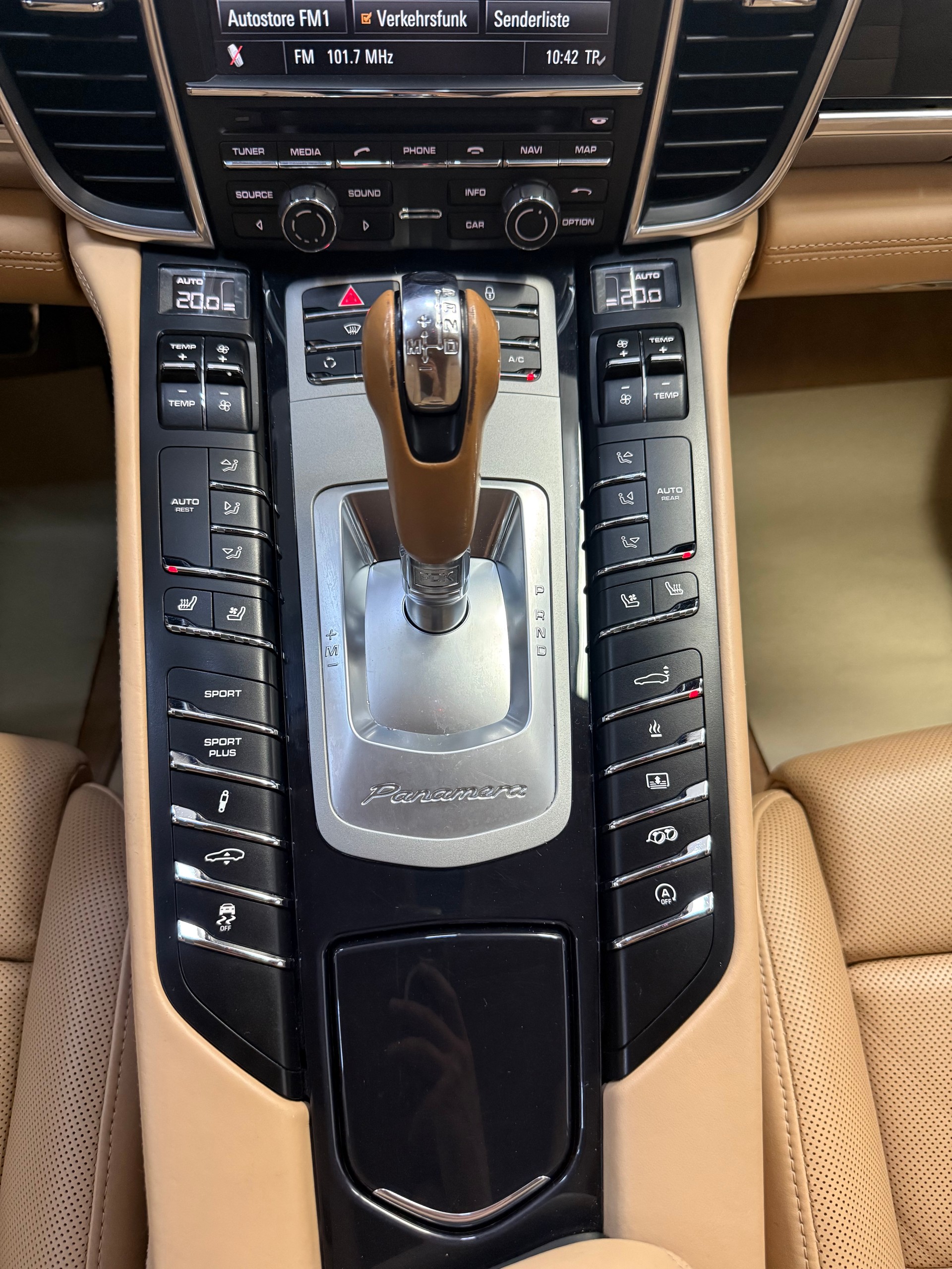 PORSCHE Panamera Turbo 4.8 PDK-image-23