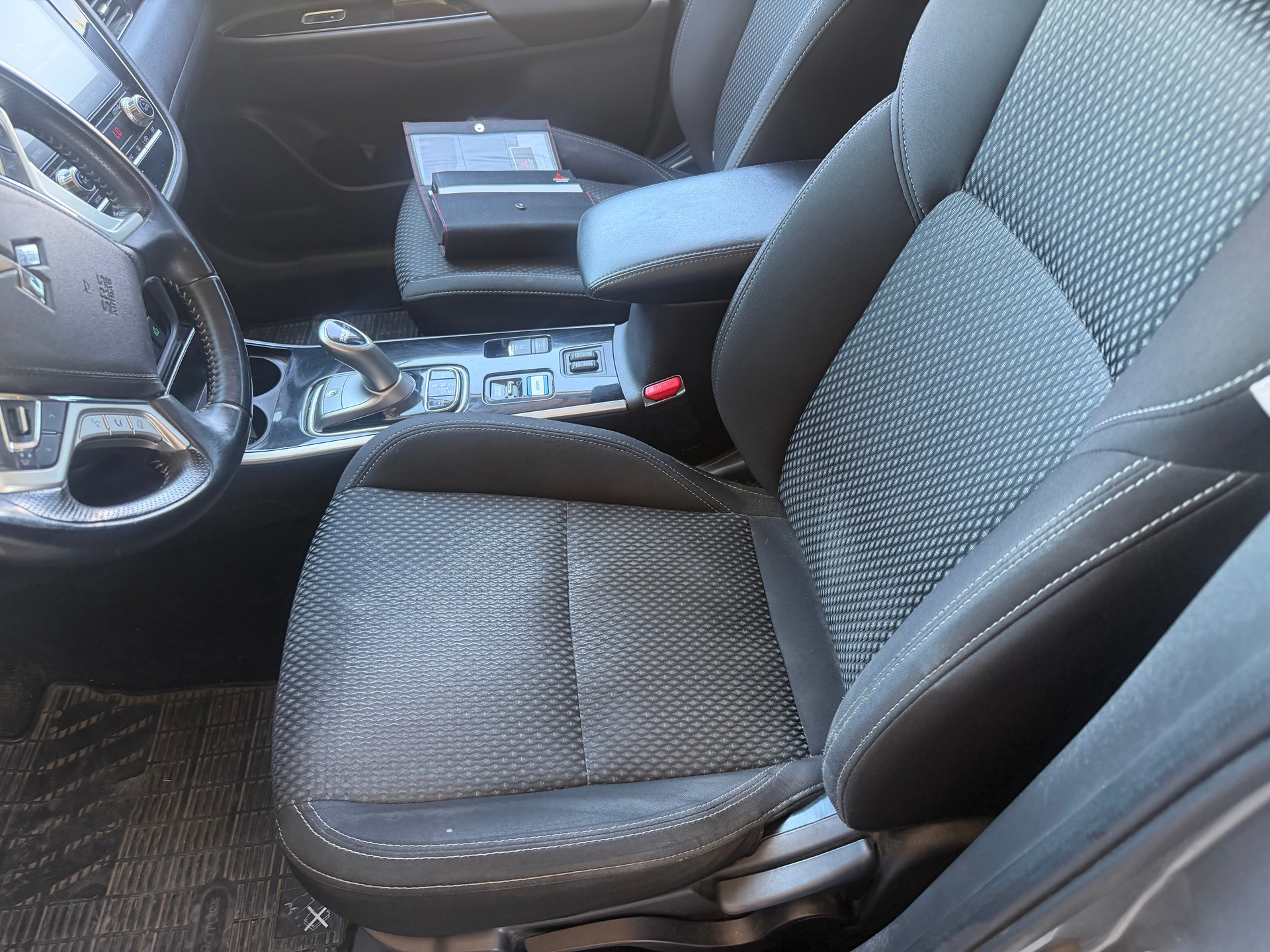 MITSUBISHI Outlander 2.4 PHEV Style 4WD Automatic-image-10