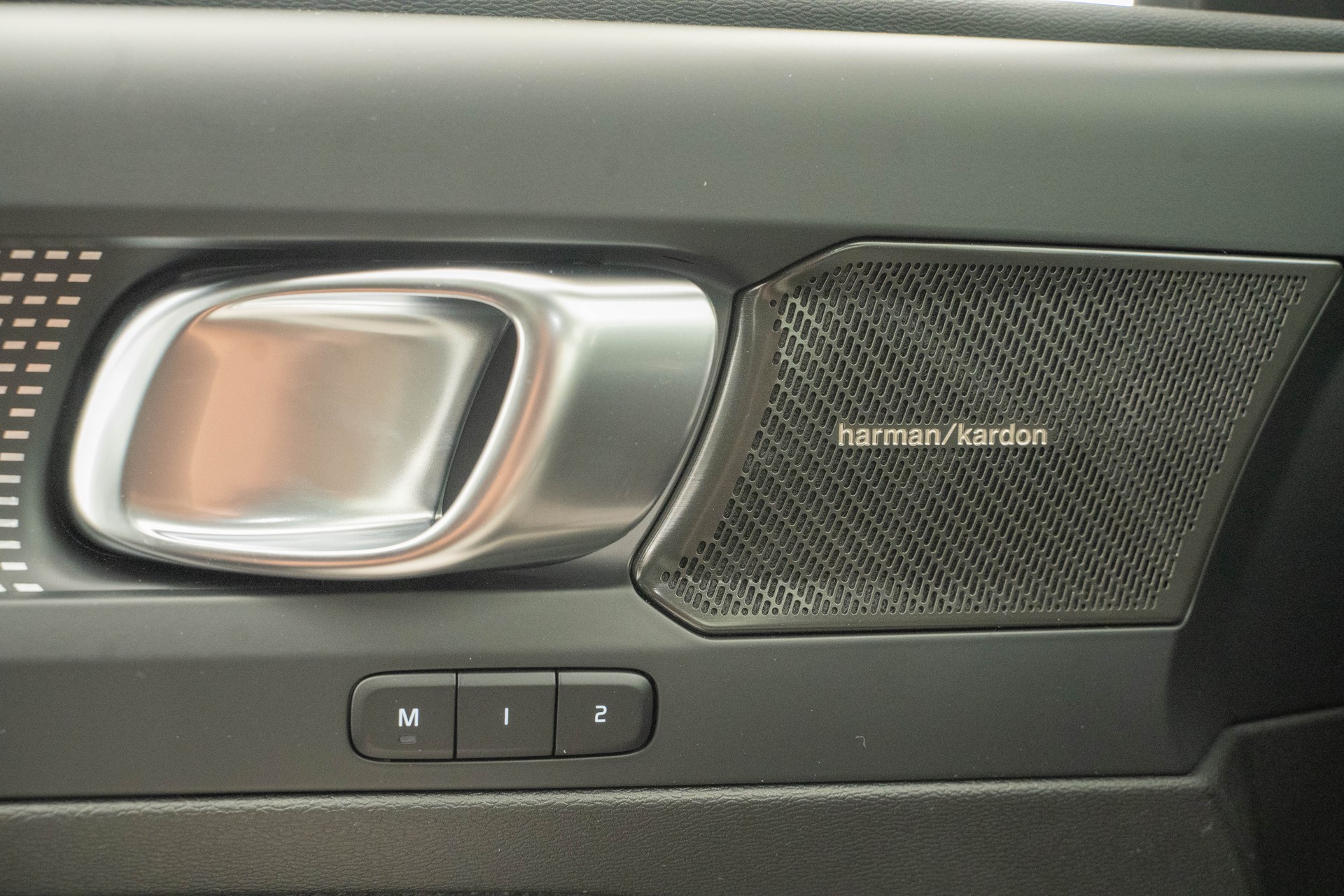 VOLVO EC40 Twin Performance Black Edition AWD-image-12