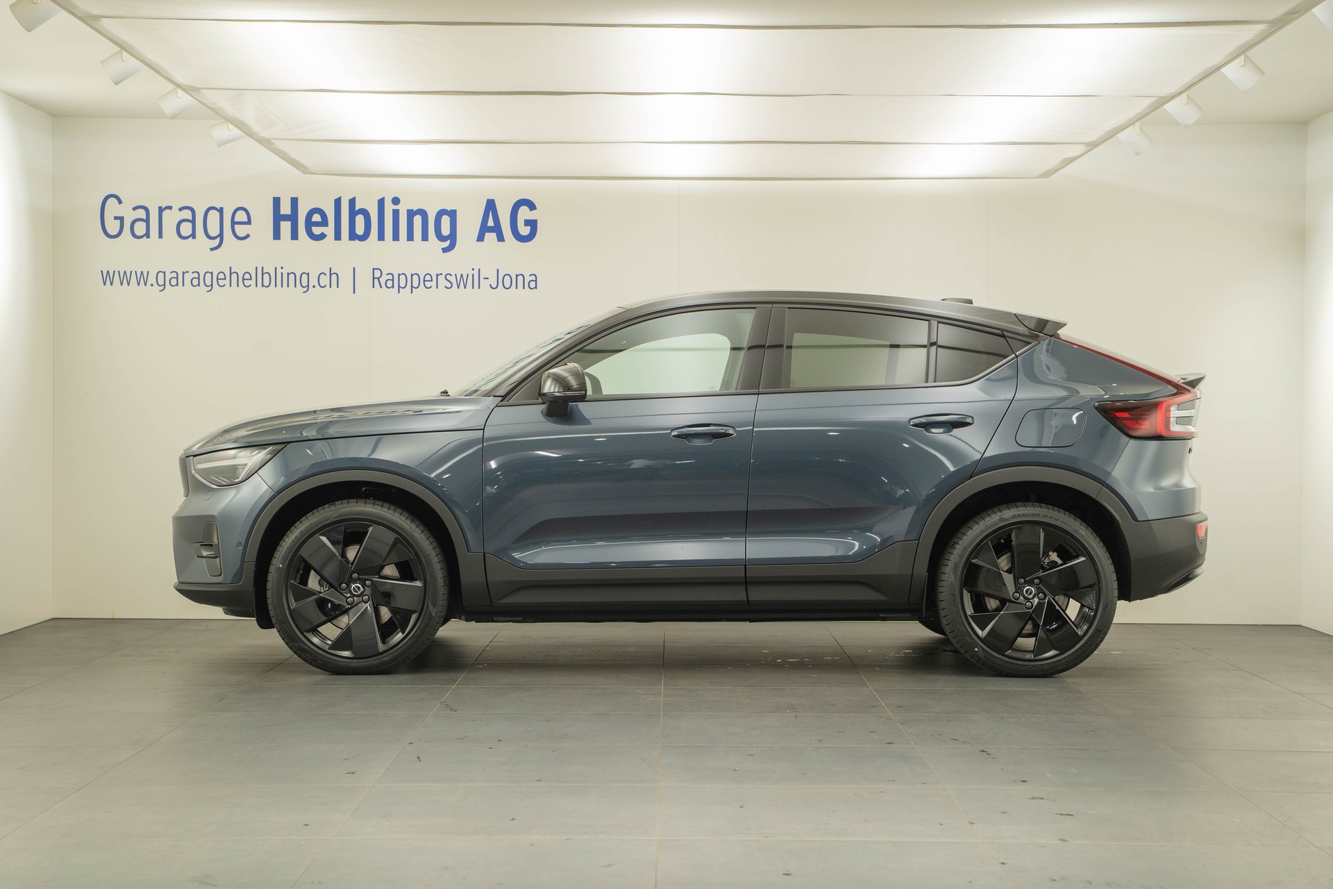 VOLVO EC40 Twin Performance Black Edition AWD-showroom-element-2
