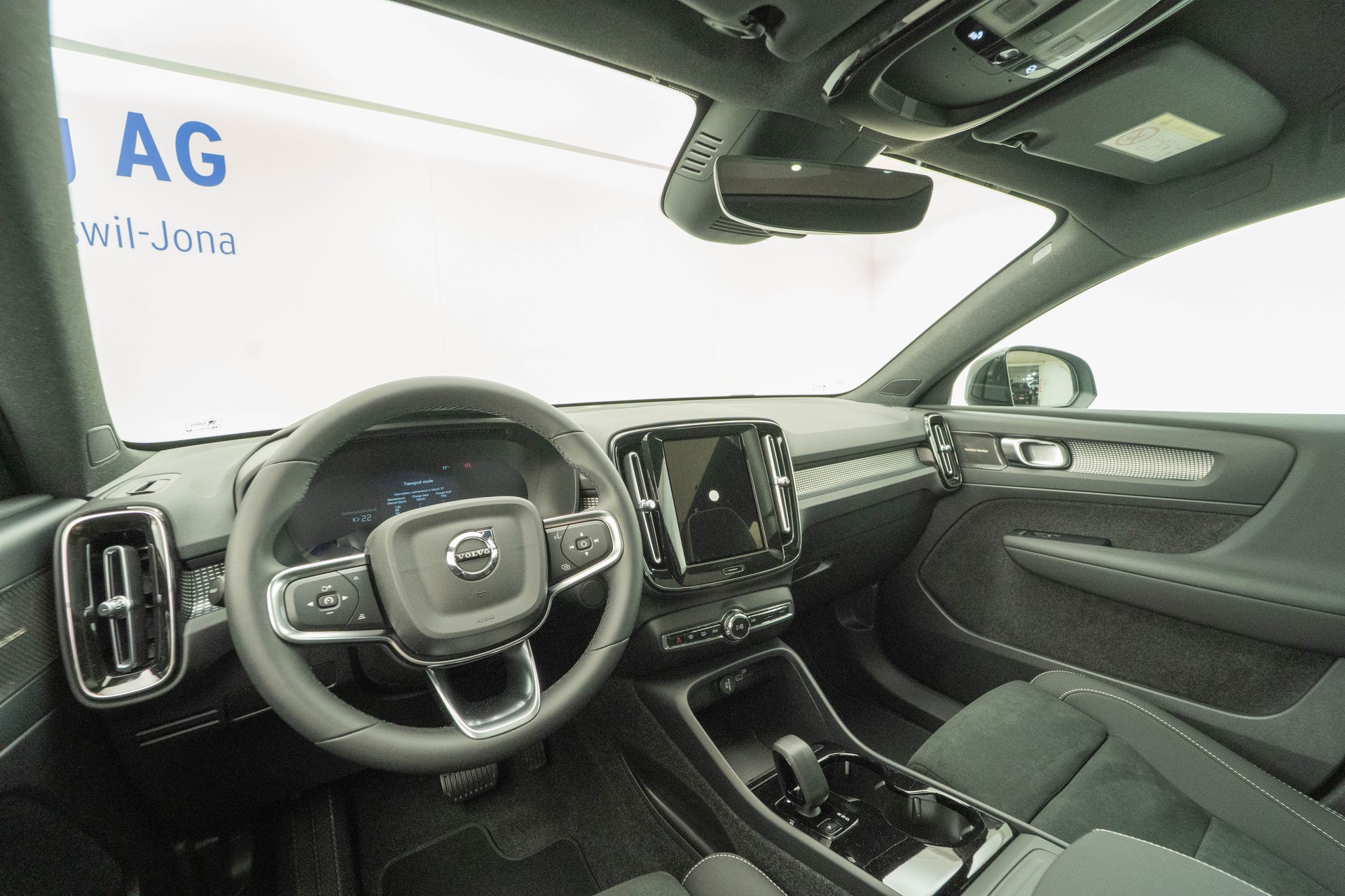 VOLVO EC40 Twin Performance Black Edition AWD-image-6
