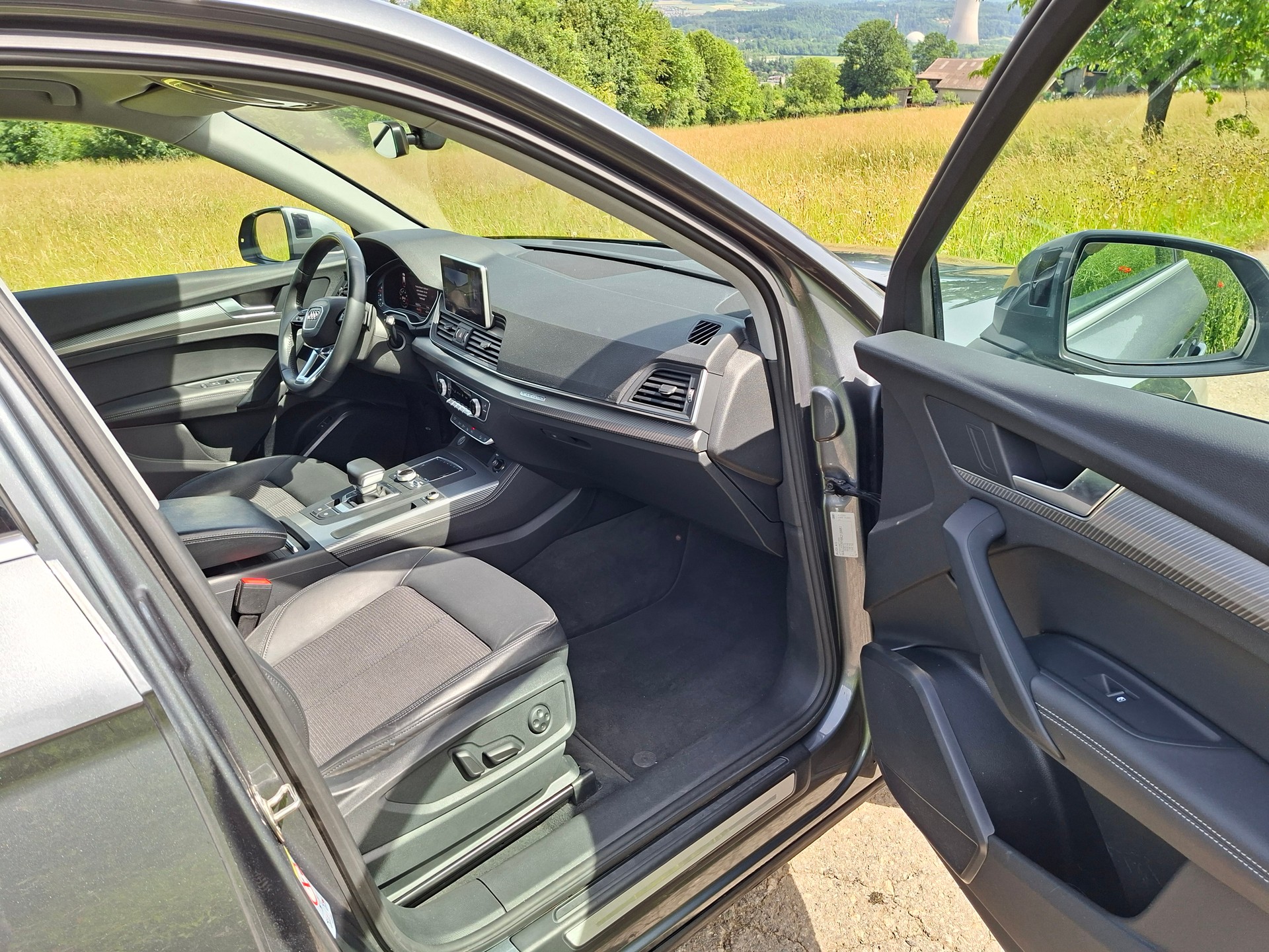 AUDI Q5 45 TFSI quattro S-tronic-image-14