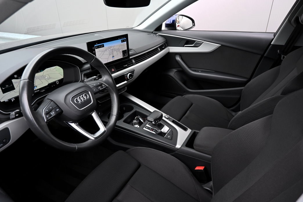 AUDI A4 Avant 2.0 TDI 35 Attraction S-tronic-image-8