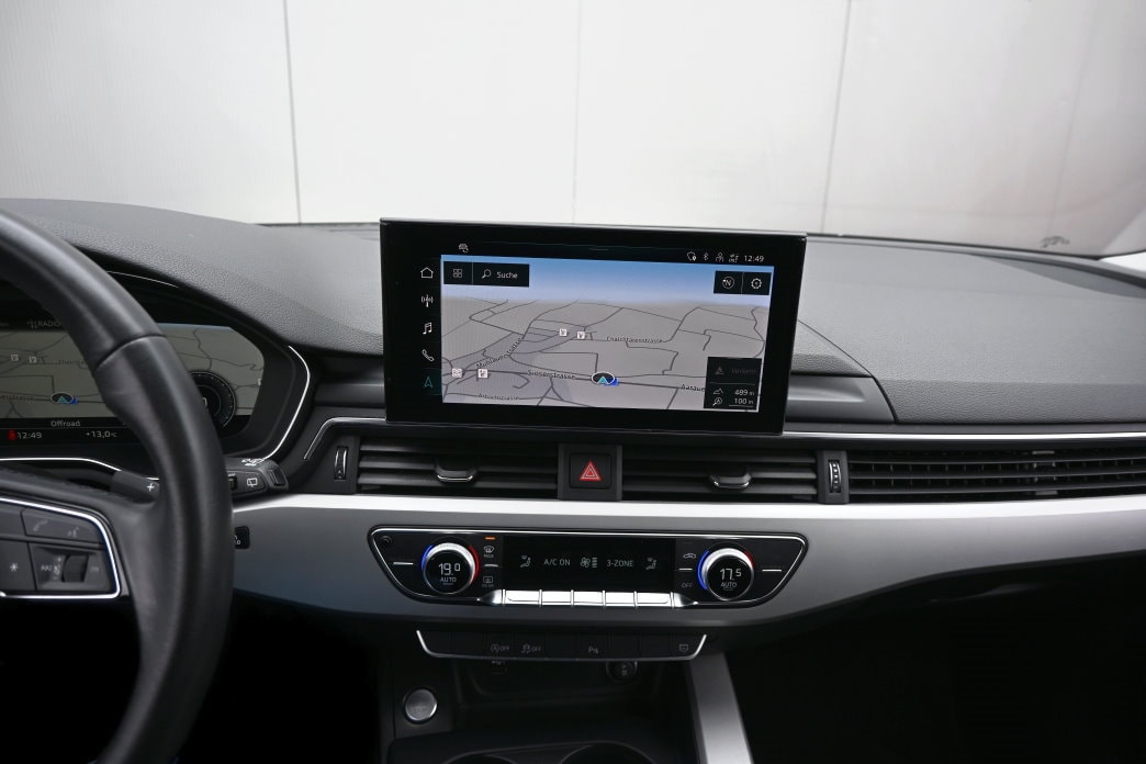 AUDI A4 Avant 2.0 TDI 35 Attraction S-tronic-image-11