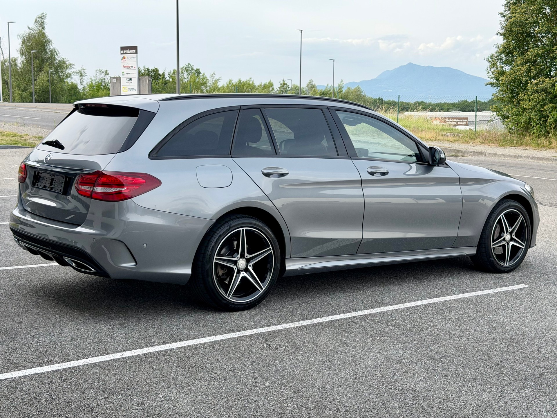 MERCEDES-BENZ C 220 d AMG Line 4m-image-3