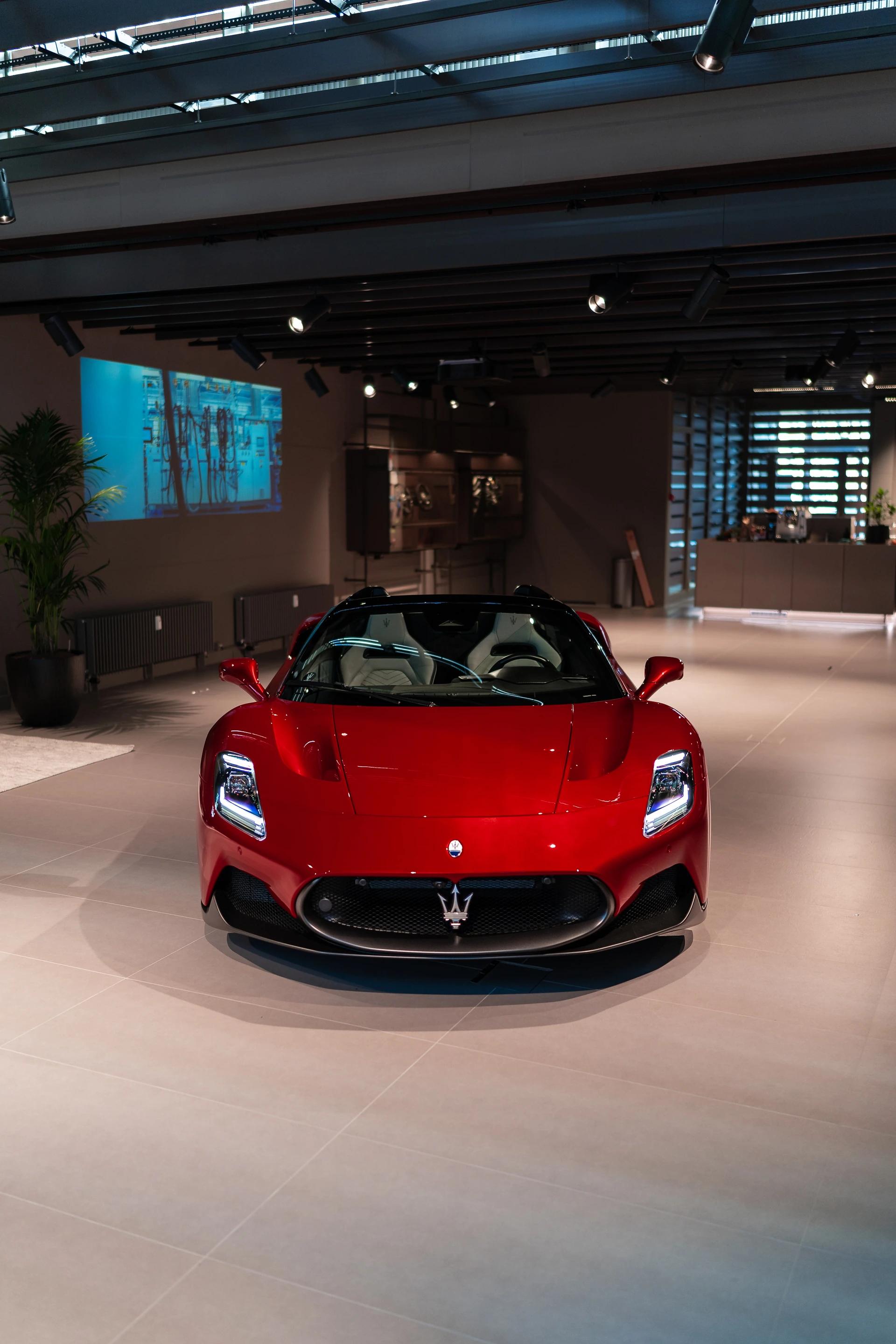 MASERATI MC20 Cielo 3.0 V6-showroom-element-3