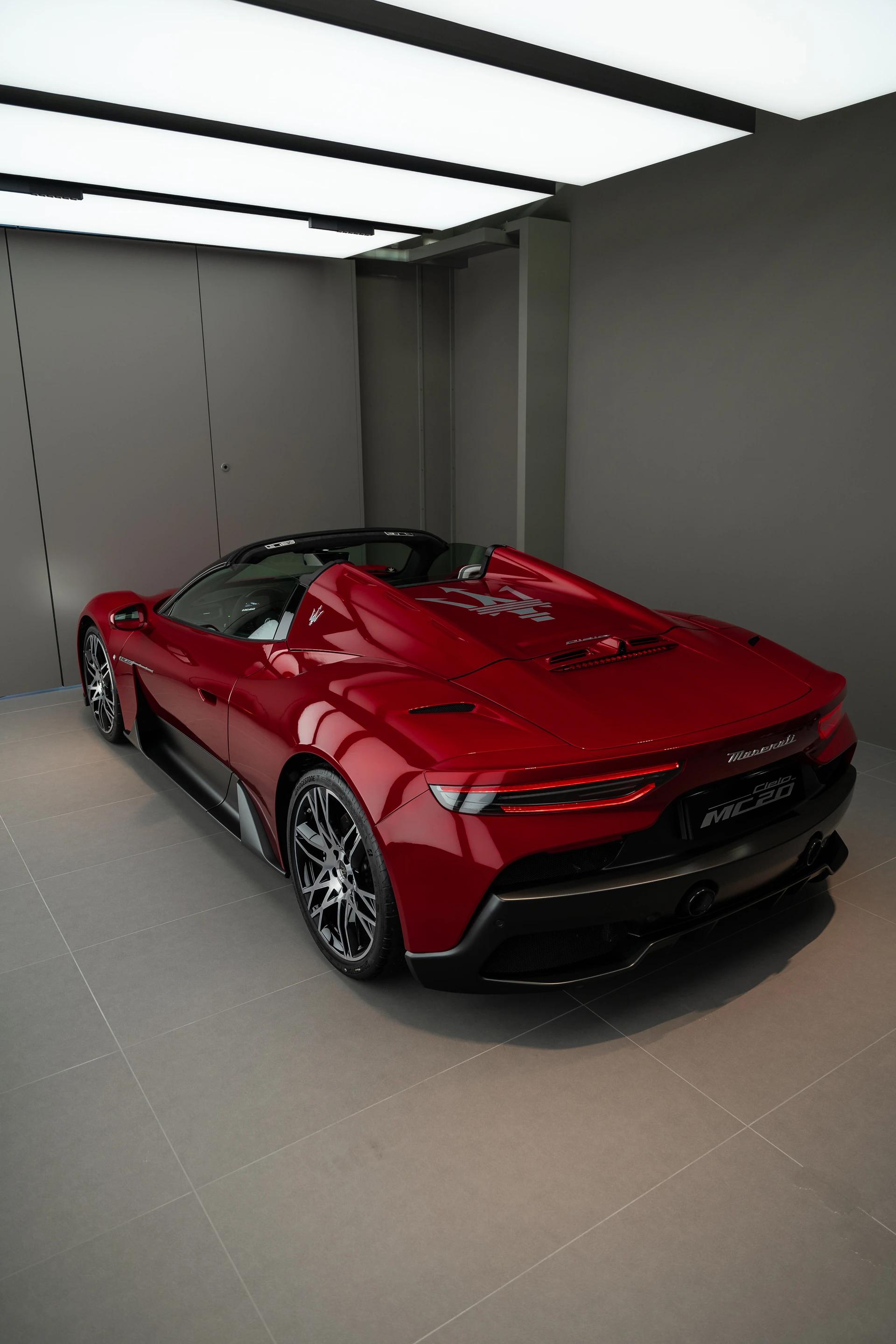 MASERATI MC20 Cielo 3.0 V6-showroom-element-2
