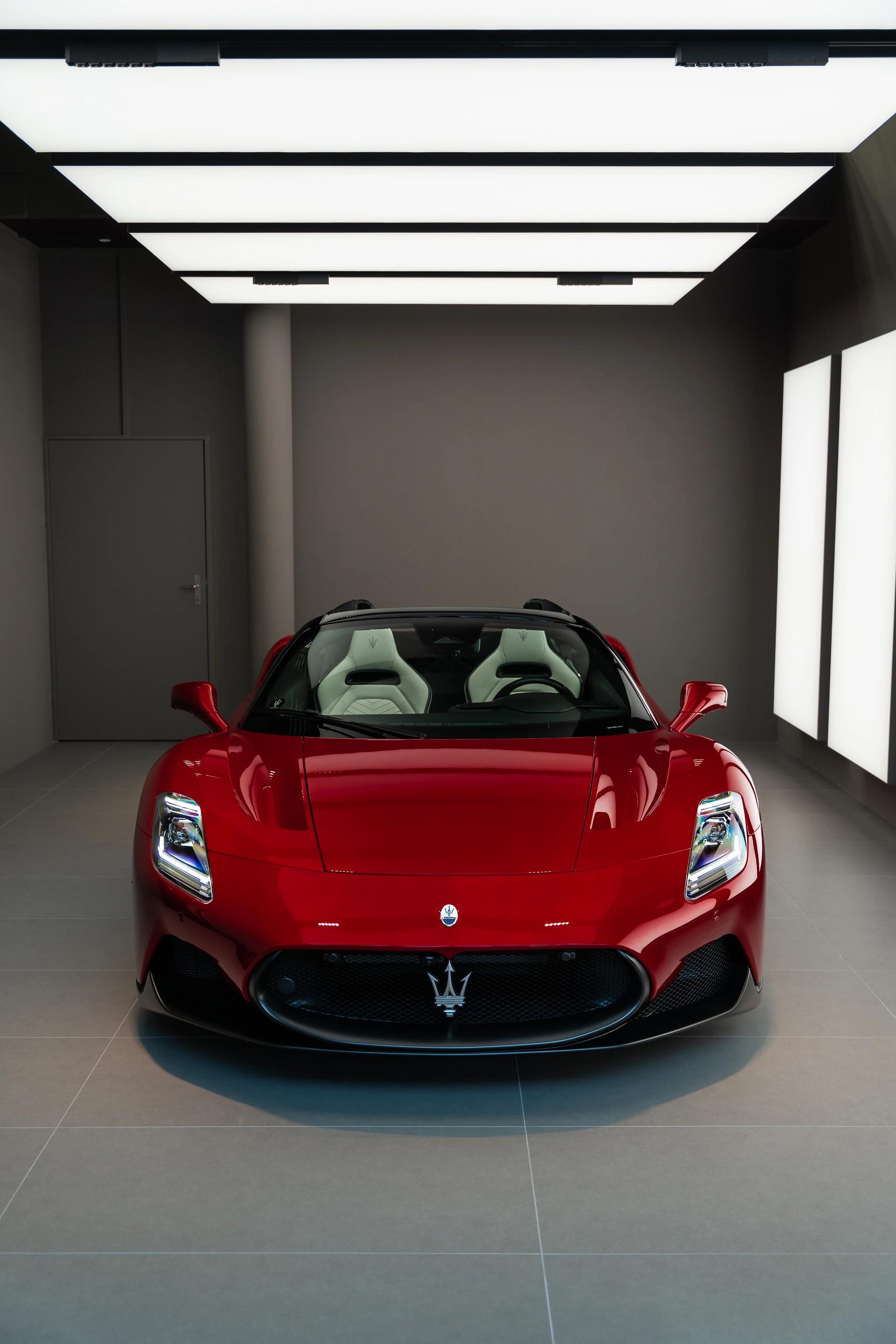 MASERATI MC20 Cielo 3.0 V6-showroom-element-1