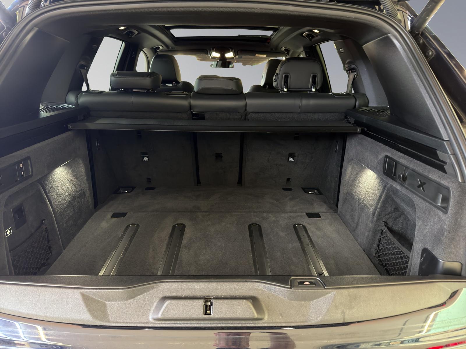 BMW X5 M50i-image-15