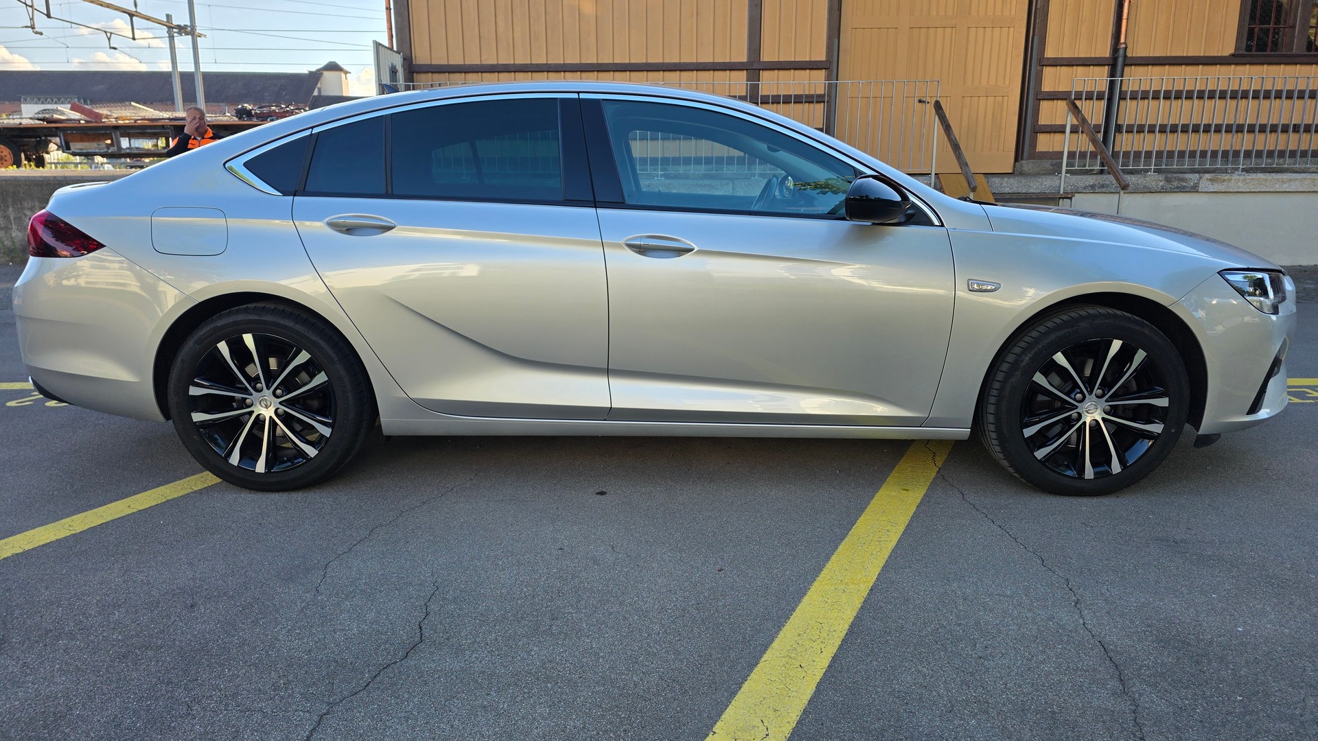 OPEL Insignia 2.0 CDTI Elegance Automatic-image-3