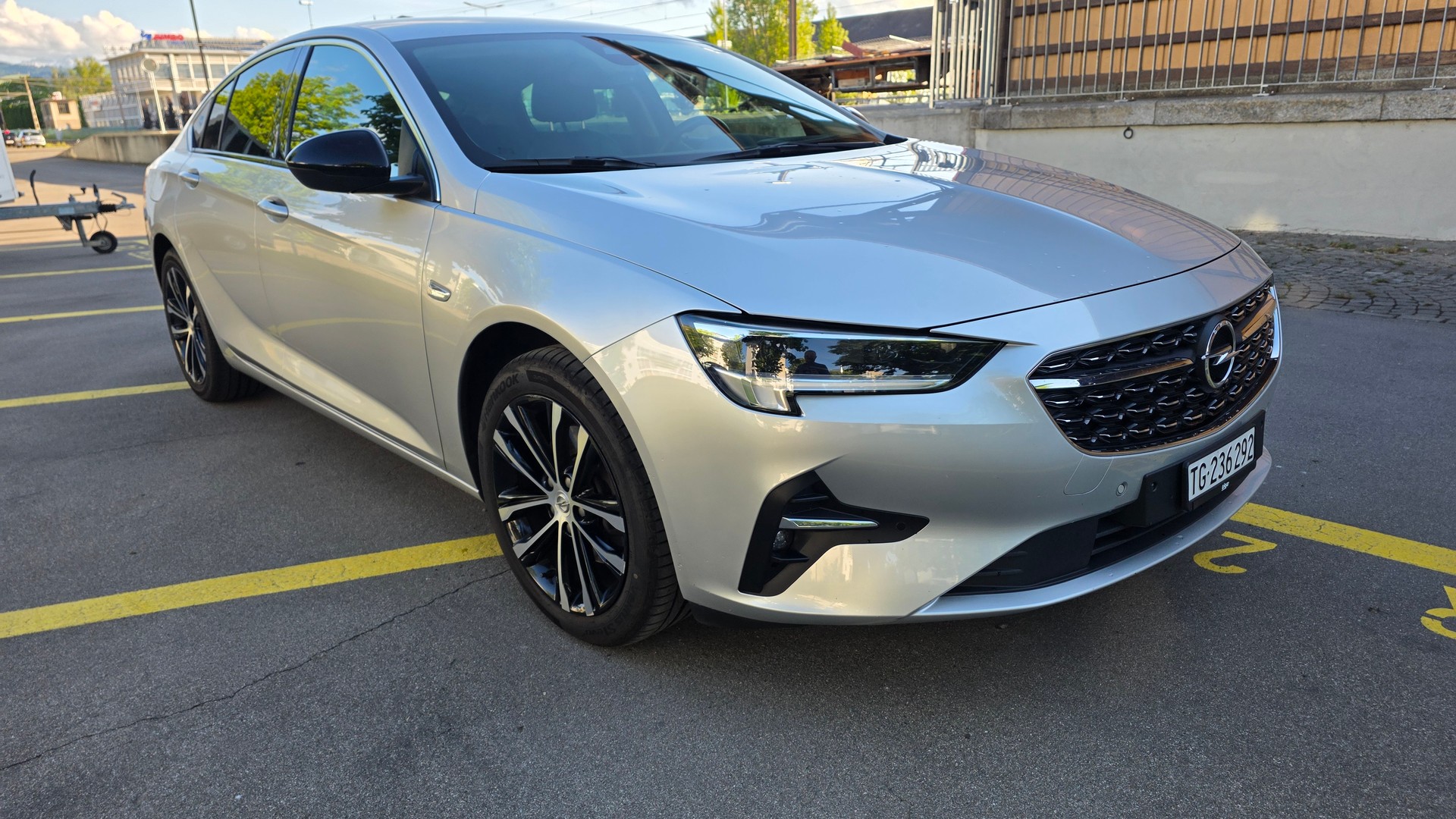 OPEL Insignia 2.0 CDTI Elegance Automatic-image-2