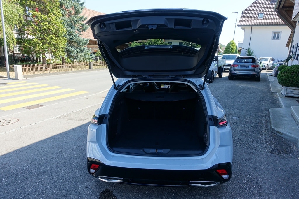 PEUGEOT 308 e SW Allure 54kWh-image-11