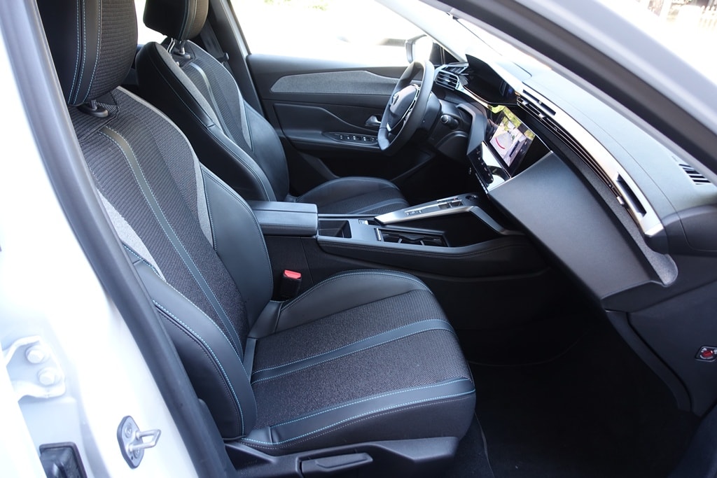PEUGEOT 308 e SW Allure 54kWh-image-13