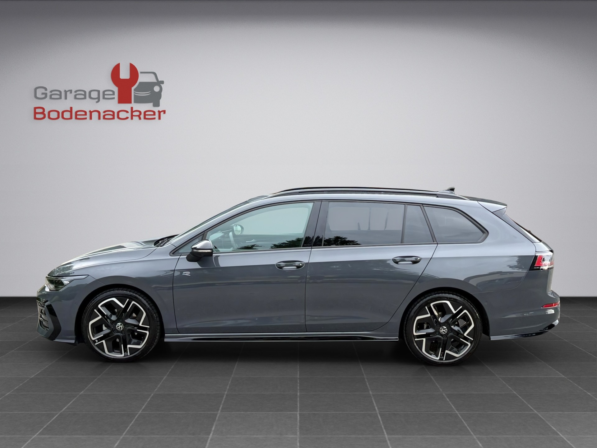 VW Golf Variant 1.5 eTSI mHEV R-Line-showroom-element-3