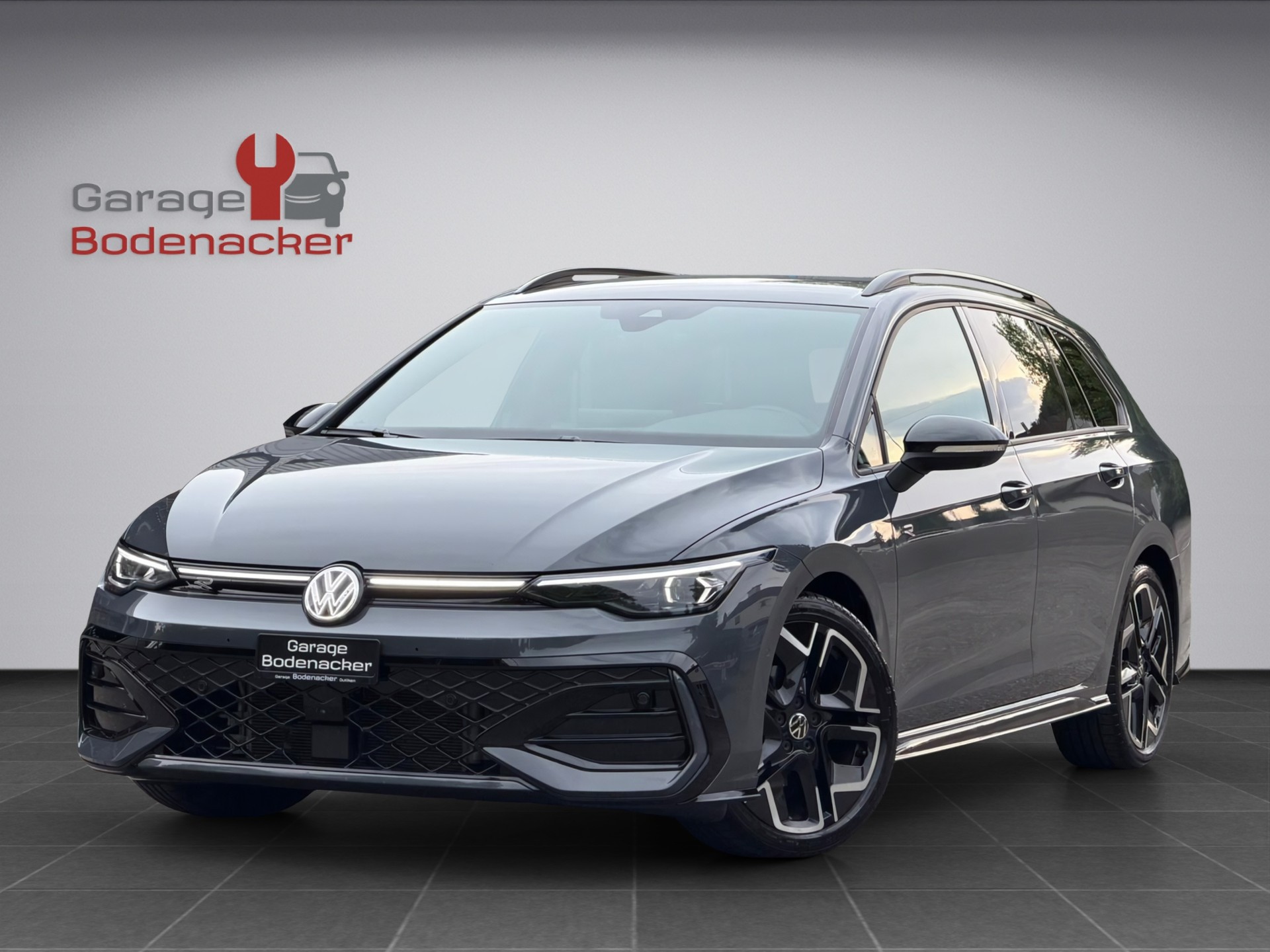 VW Golf Variant 1.5 eTSI mHEV R-Line