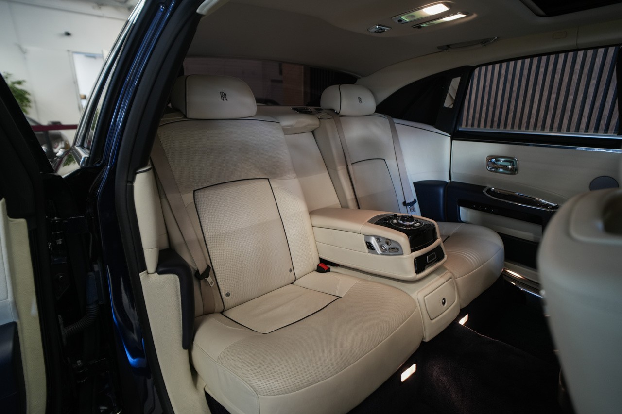 ROLLS-ROYCE Ghost 6.6 V12 EWB-image-17